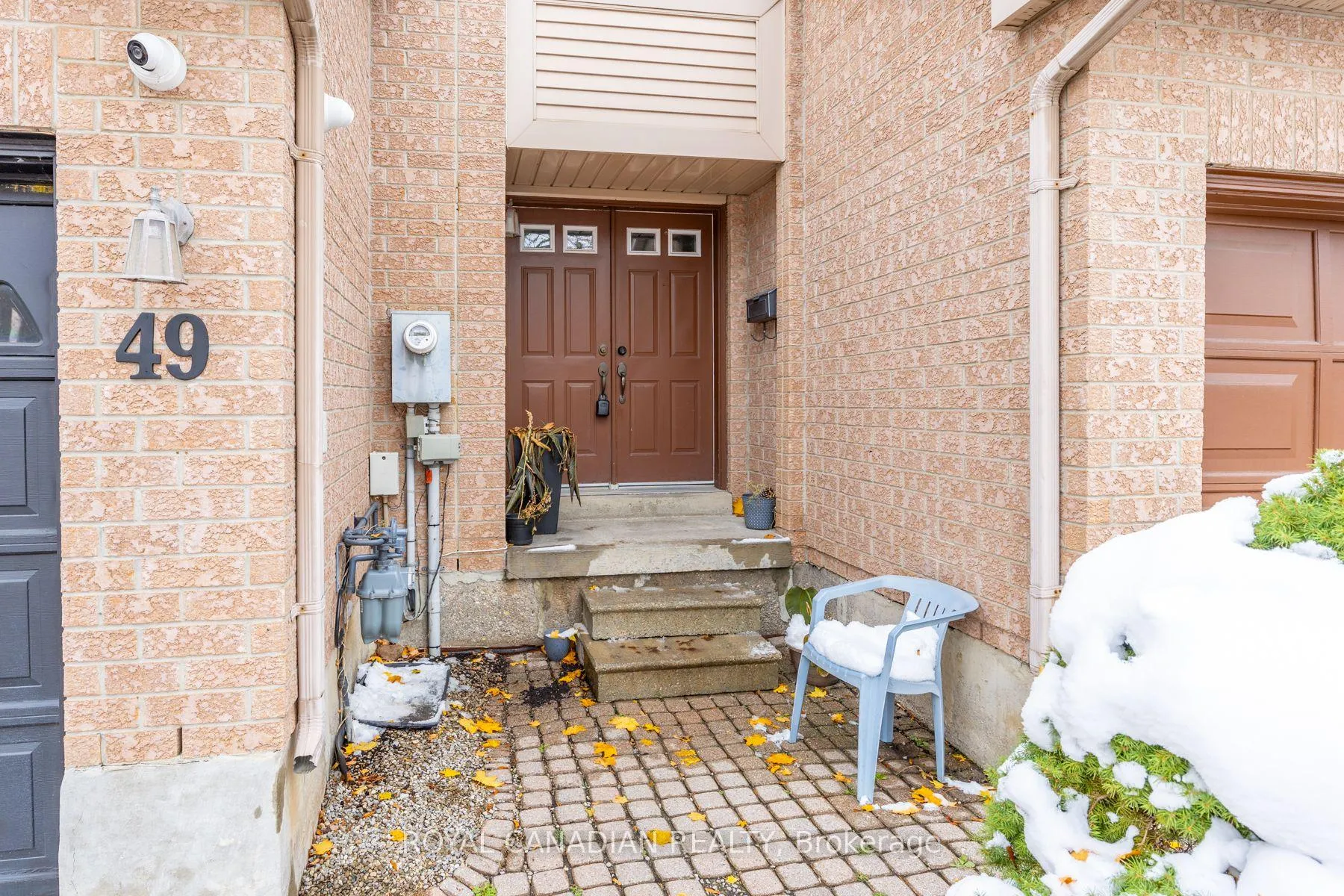 Photo 4 of Unit 32, 49 Goldenlight Circle, Brampton, Brampton West — HOMEH
