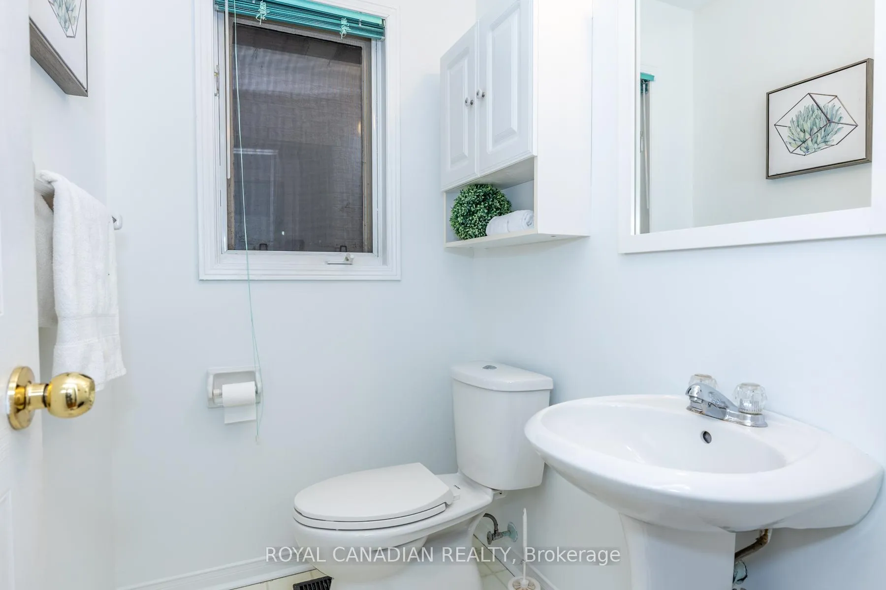 Photo 8 of Unit 32, 49 Goldenlight Circle, Brampton, Brampton West — HOMEH