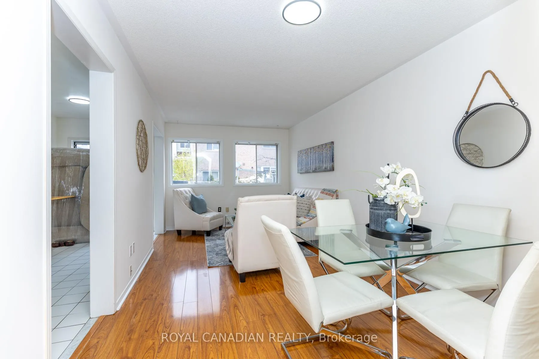 Photo 10 of Unit 32, 49 Goldenlight Circle, Brampton, Brampton West — HOMEH
