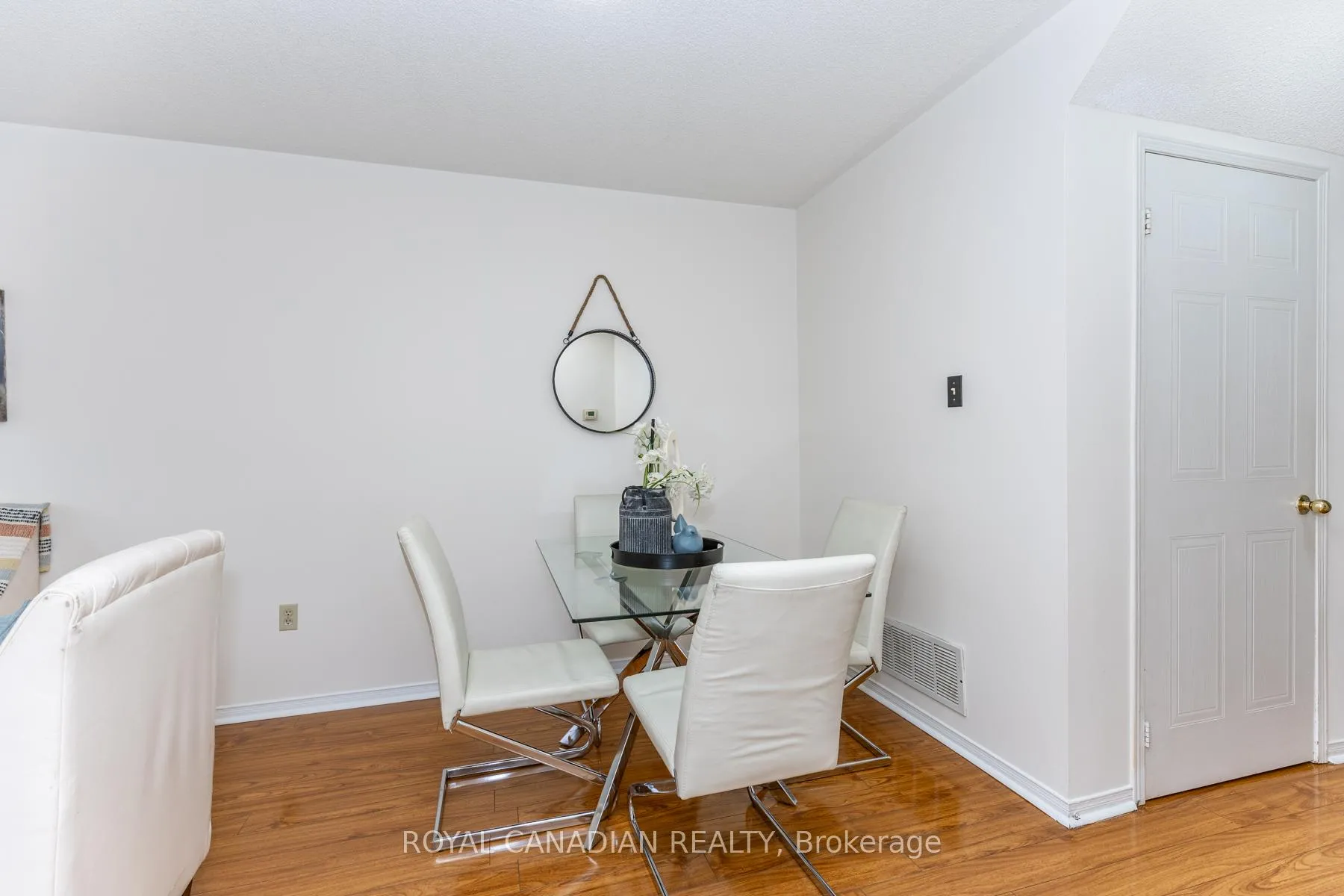Photo 15 of Unit 32, 49 Goldenlight Circle, Brampton, Brampton West — HOMEH