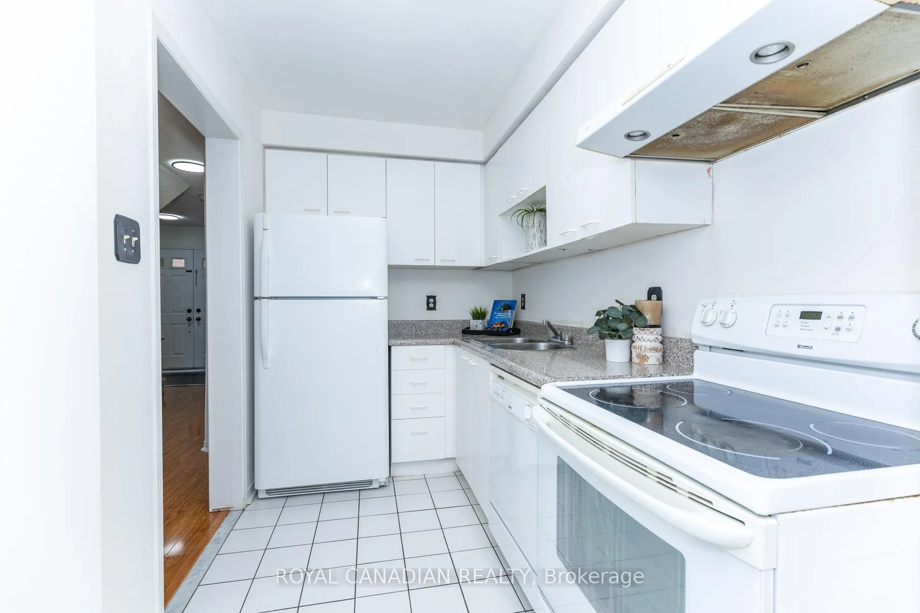 Photo 20 of Unit 32, 49 Goldenlight Circle, Brampton, Brampton West — HOMEH