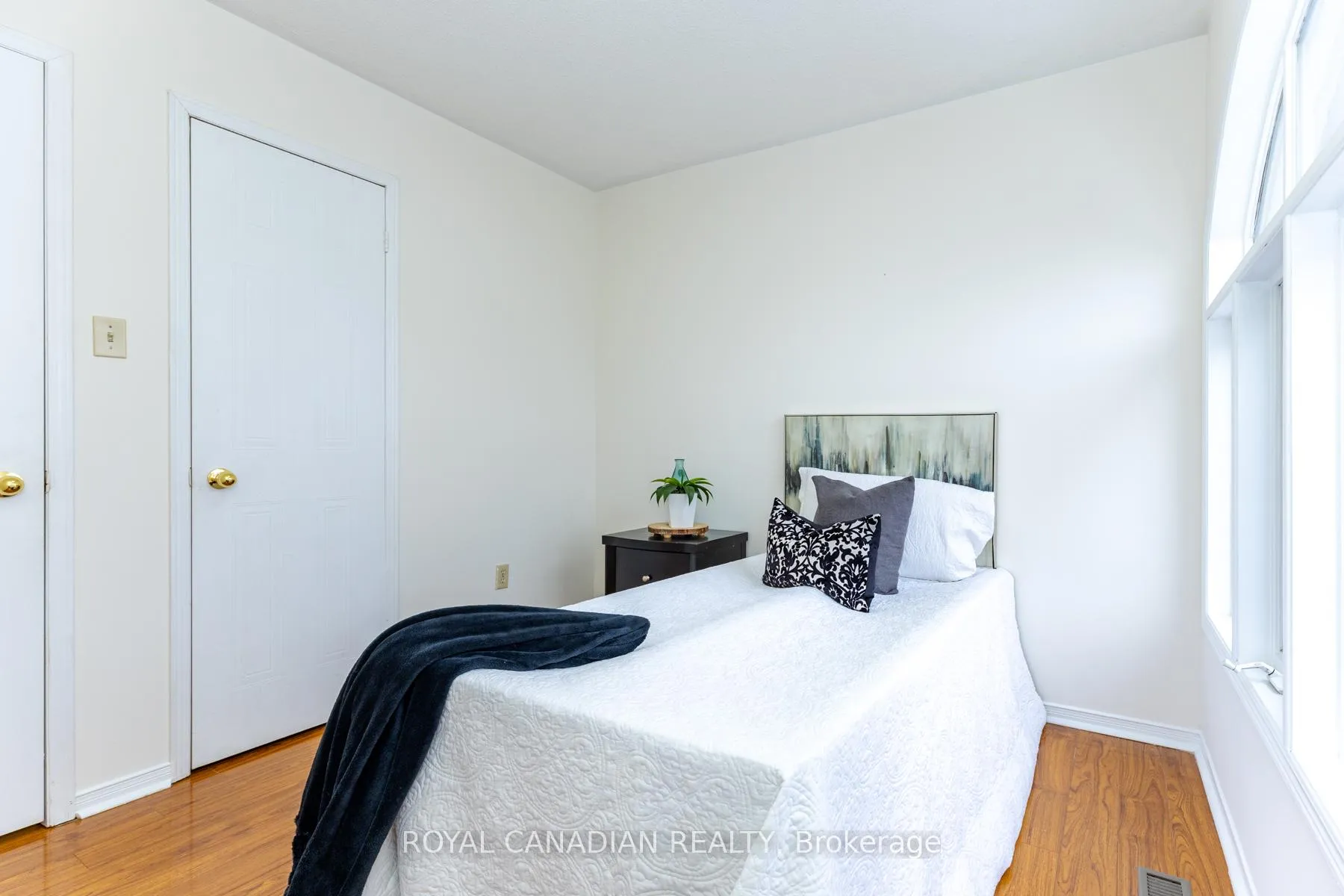 Photo 27 of Unit 32, 49 Goldenlight Circle, Brampton, Brampton West — HOMEH
