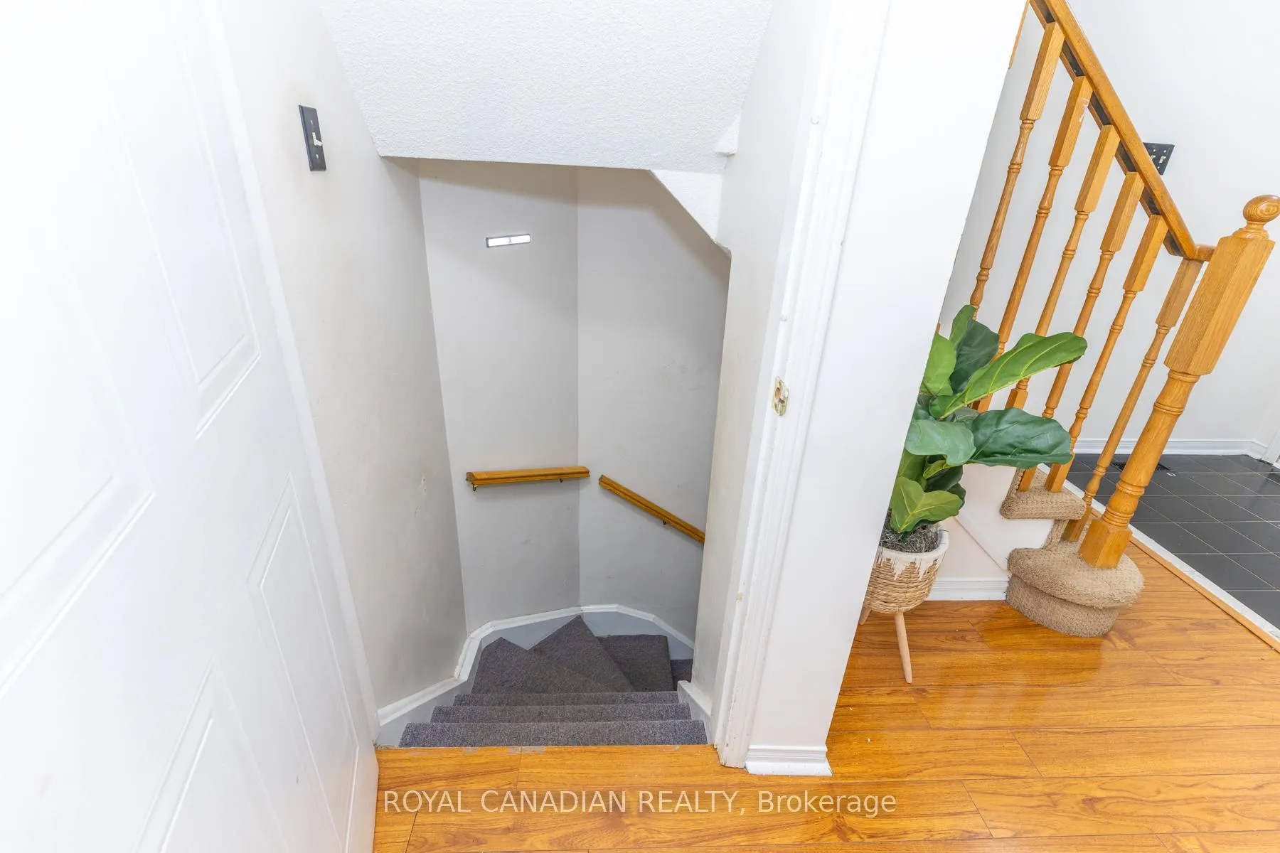 Photo 40 of Unit 32, 49 Goldenlight Circle, Brampton, Brampton West — HOMEH