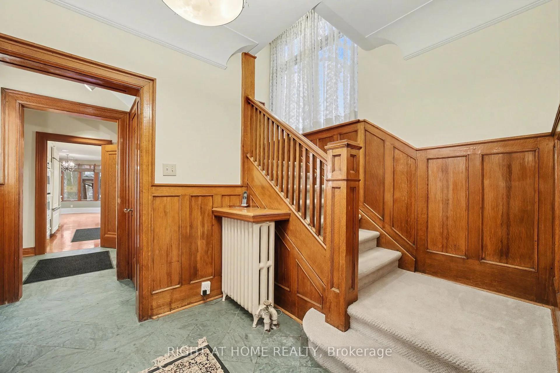 Photo 5 of 32 Hollywood Crescent, Toronto, Woodbine Corridor — HOMEH