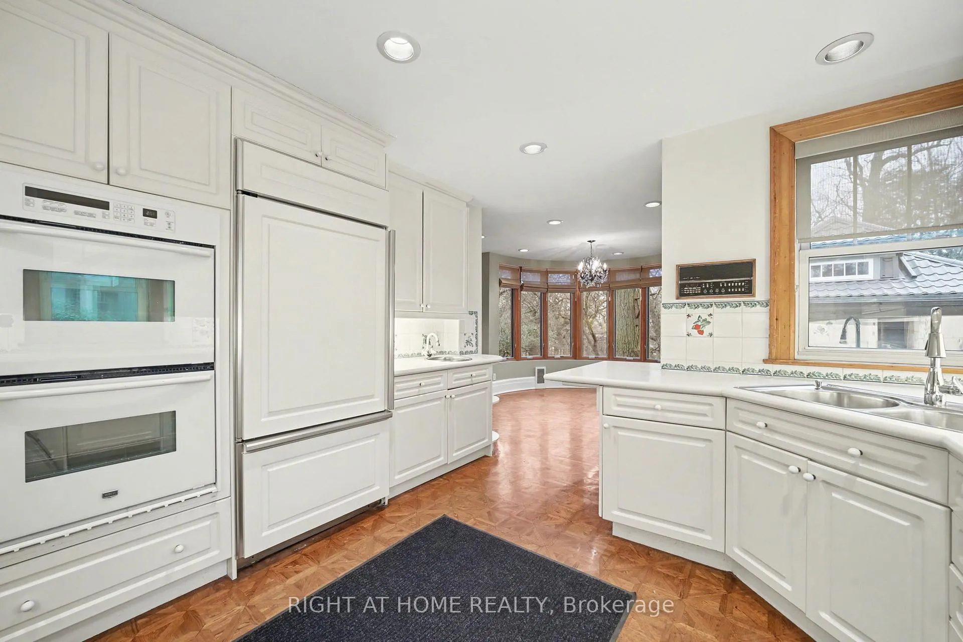 Photo 11 of 32 Hollywood Crescent, Toronto, Woodbine Corridor — HOMEH