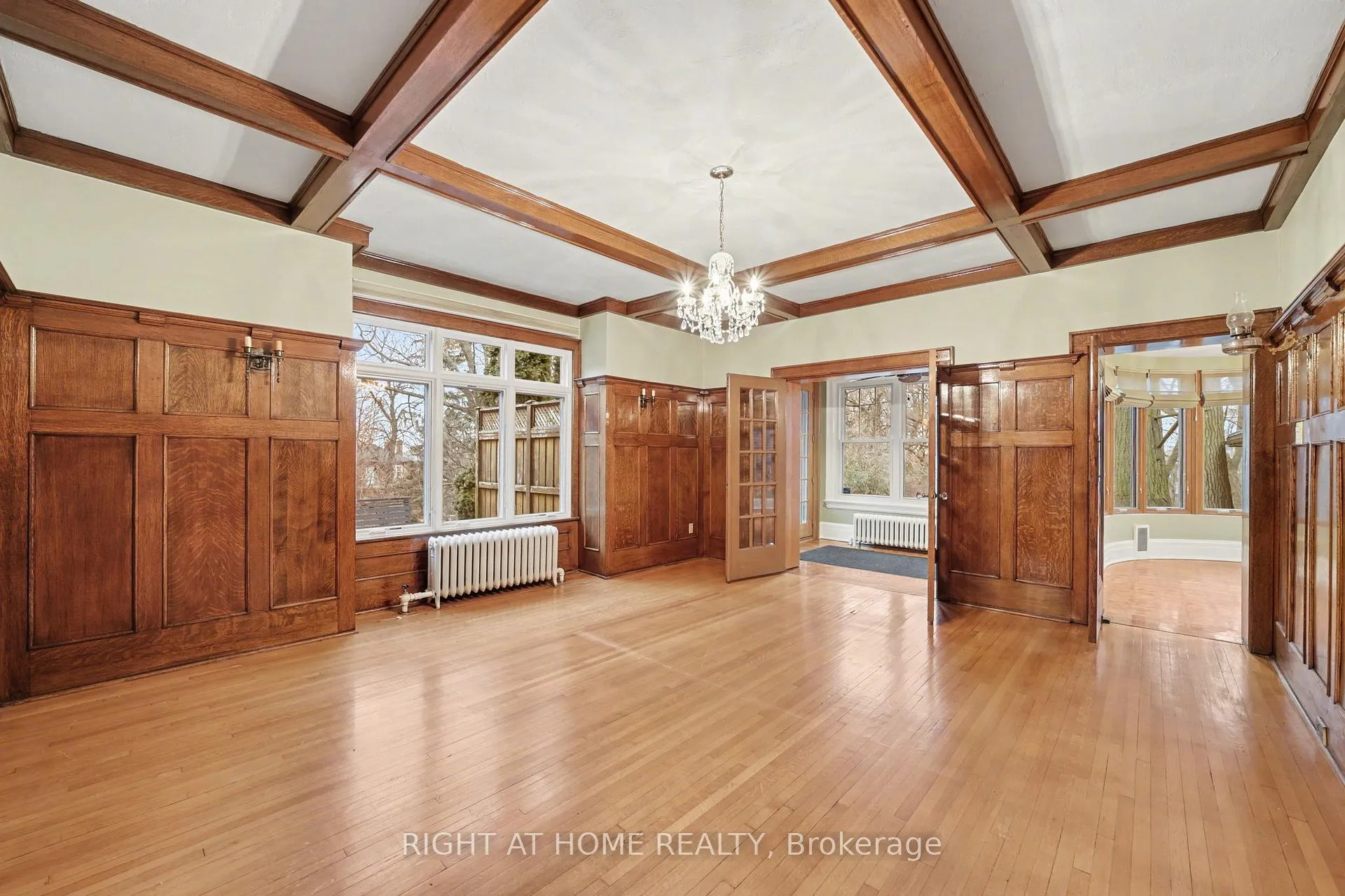 Photo 14 of 32 Hollywood Crescent, Toronto, Woodbine Corridor — HOMEH