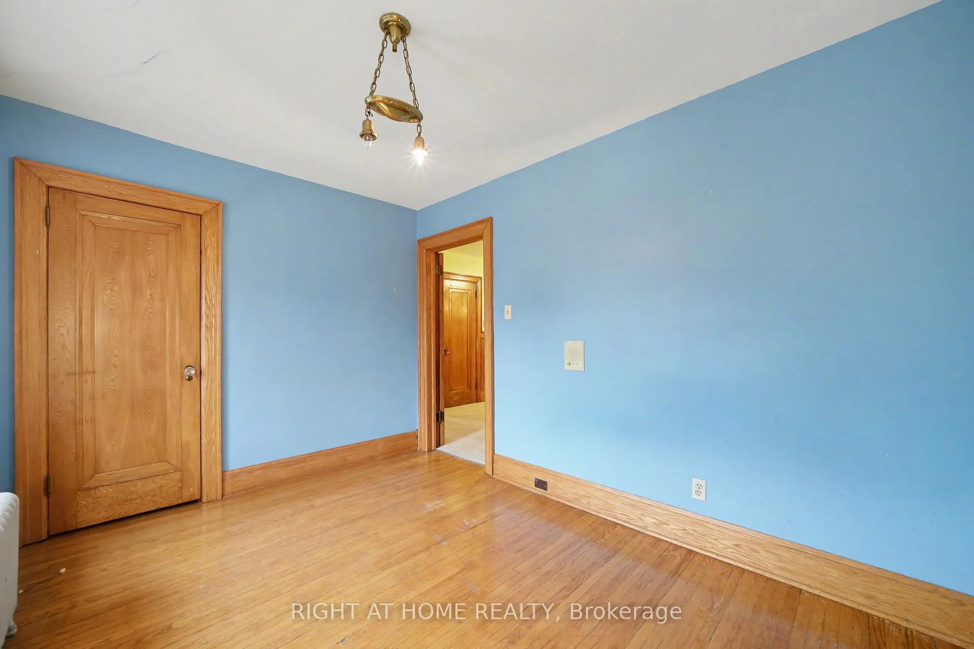 Photo 18 of 32 Hollywood Crescent, Toronto, Woodbine Corridor — HOMEH
