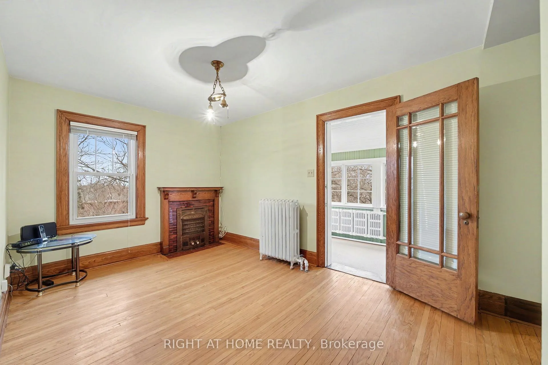 Photo 23 of 32 Hollywood Crescent, Toronto, Woodbine Corridor — HOMEH