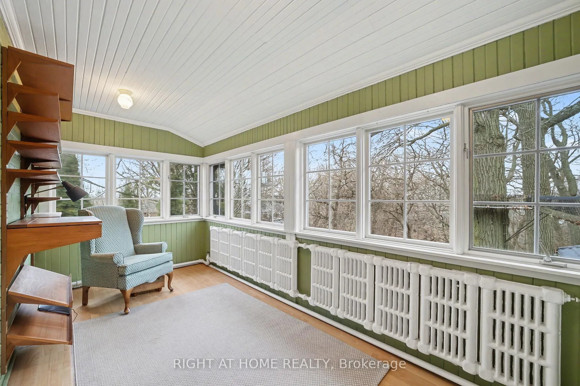 Photo 25 of 32 Hollywood Crescent, Toronto, Woodbine Corridor — HOMEH