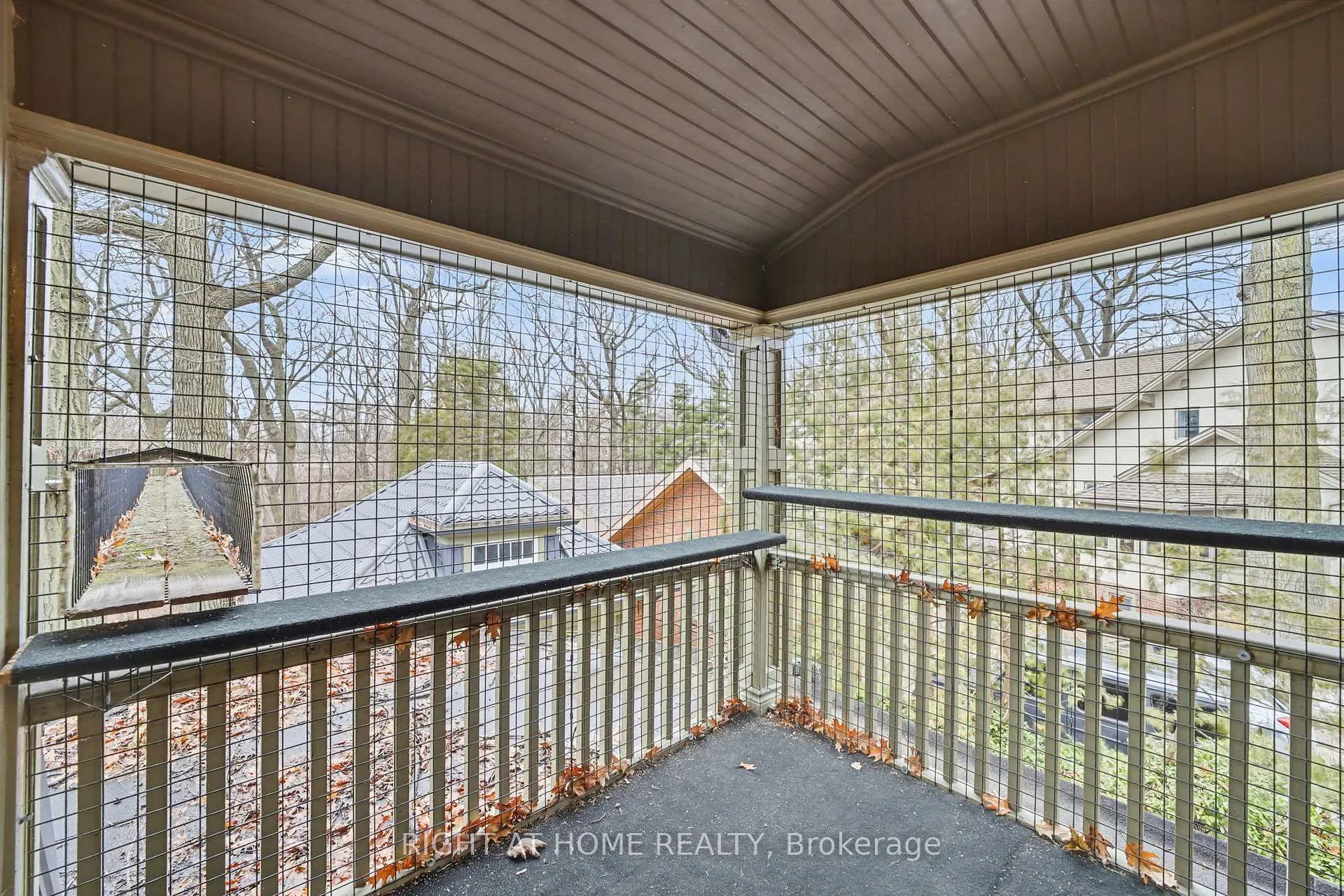 Photo 27 of 32 Hollywood Crescent, Toronto, Woodbine Corridor — HOMEH