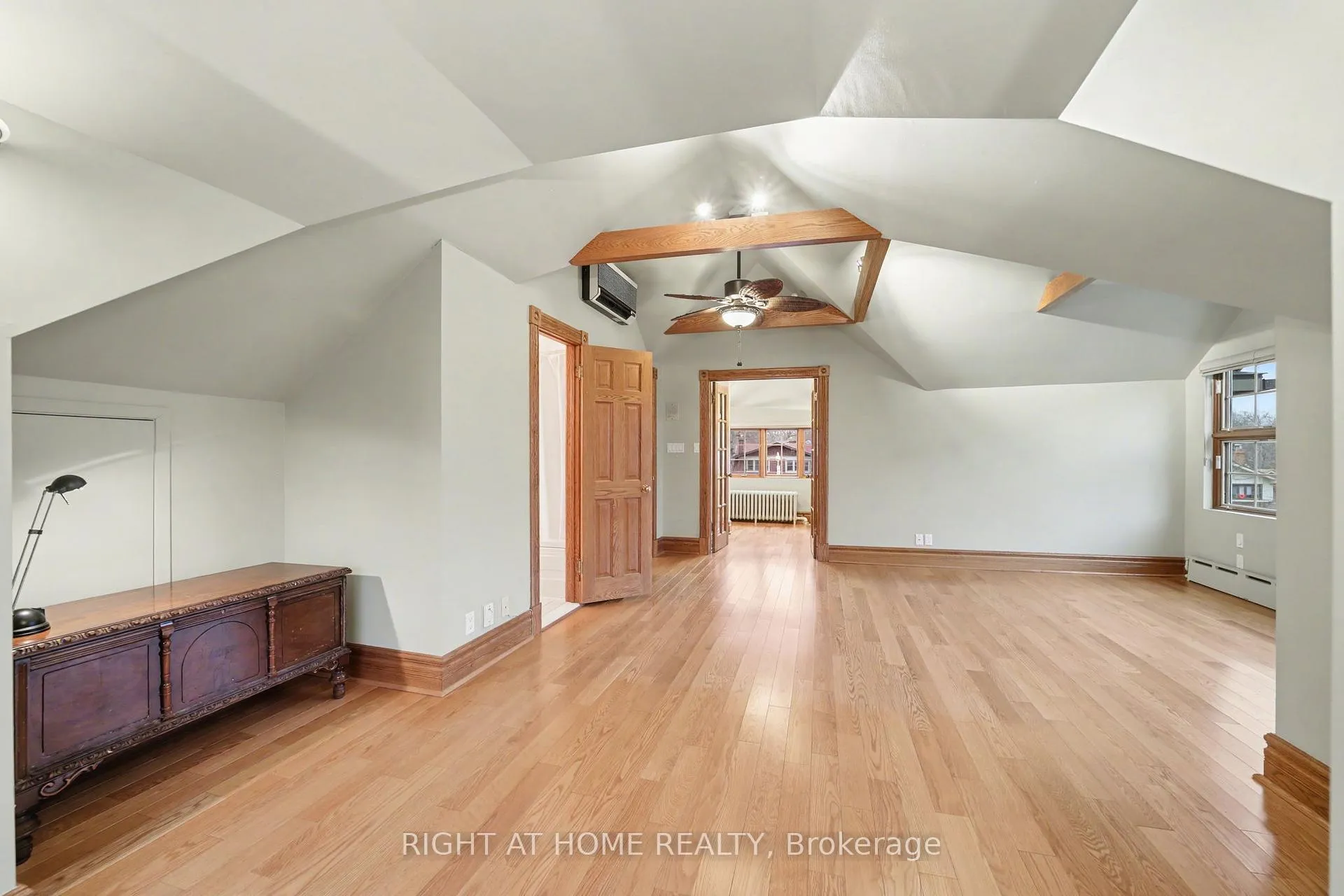 Photo 32 of 32 Hollywood Crescent, Toronto, Woodbine Corridor — HOMEH