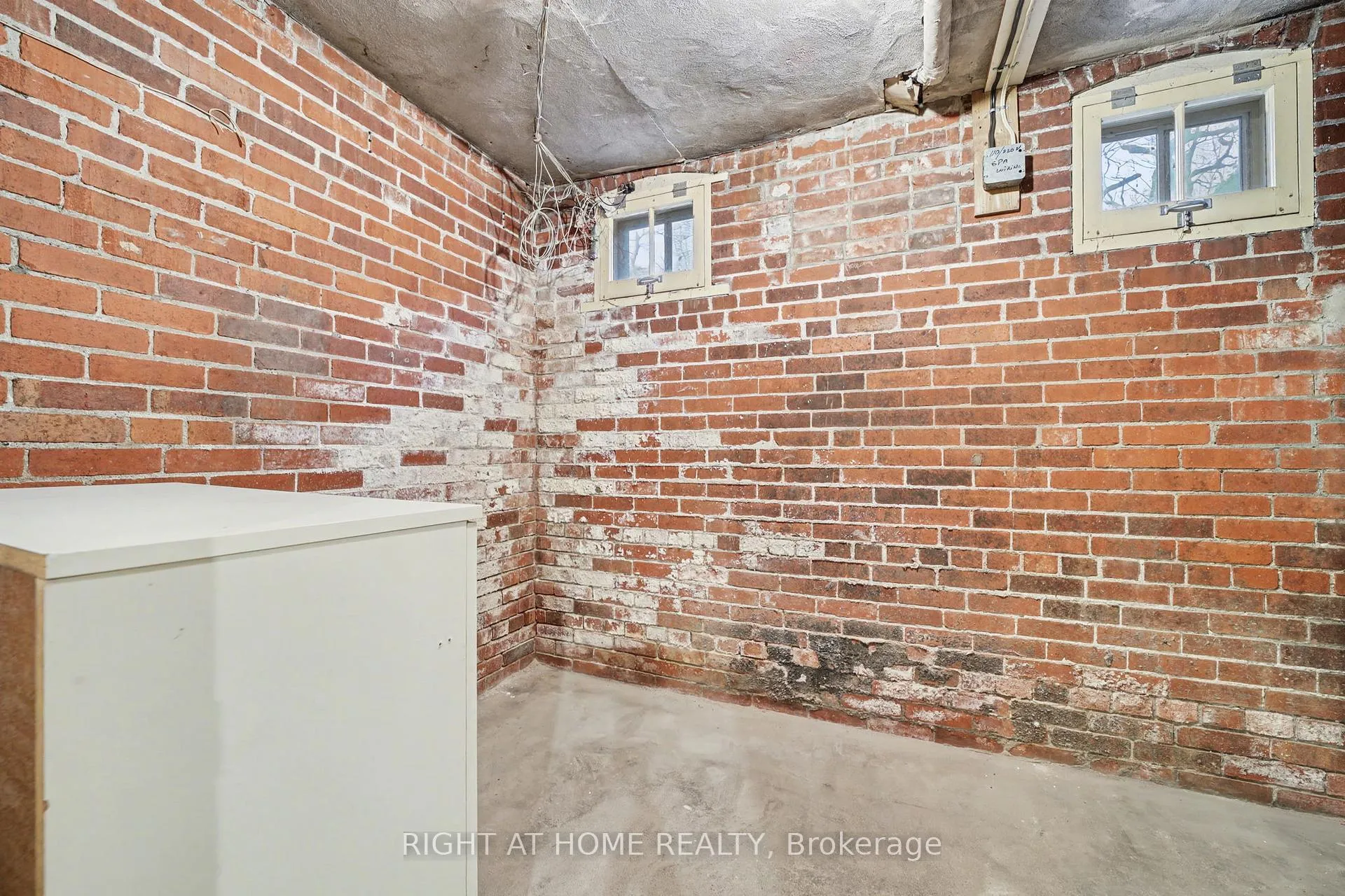Photo 44 of 32 Hollywood Crescent, Toronto, Woodbine Corridor — HOMEH