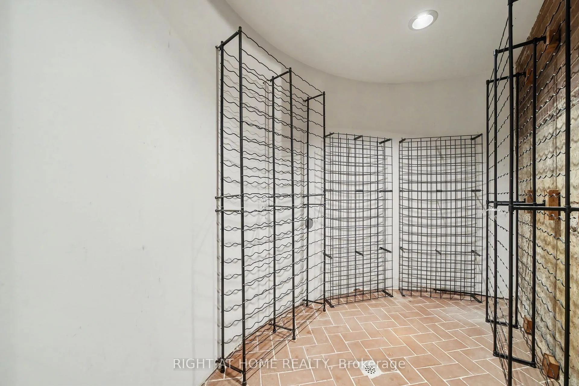 Photo 46 of 32 Hollywood Crescent, Toronto, Woodbine Corridor — HOMEH