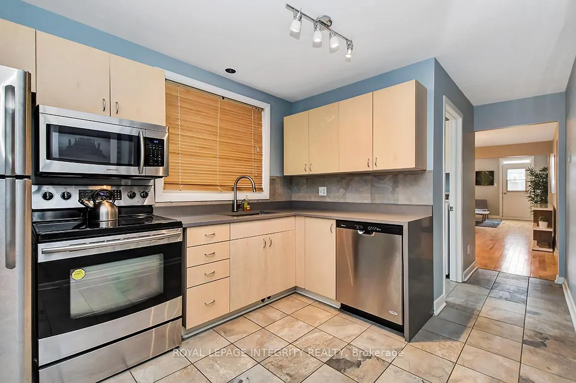 Photo 10 of 94 St Andrew Street, Ottawa, Lower Town/Byward Market — HOMEH