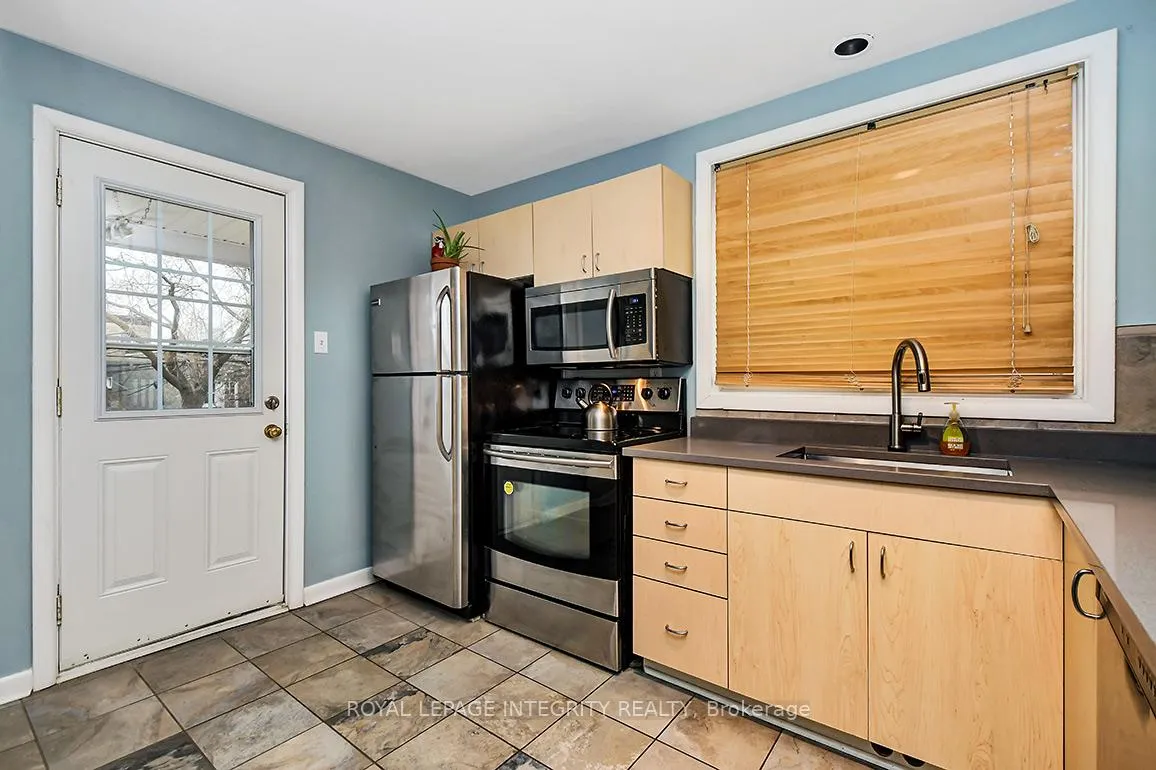 Photo 11 of 94 St Andrew Street, Ottawa, Lower Town/Byward Market — HOMEH