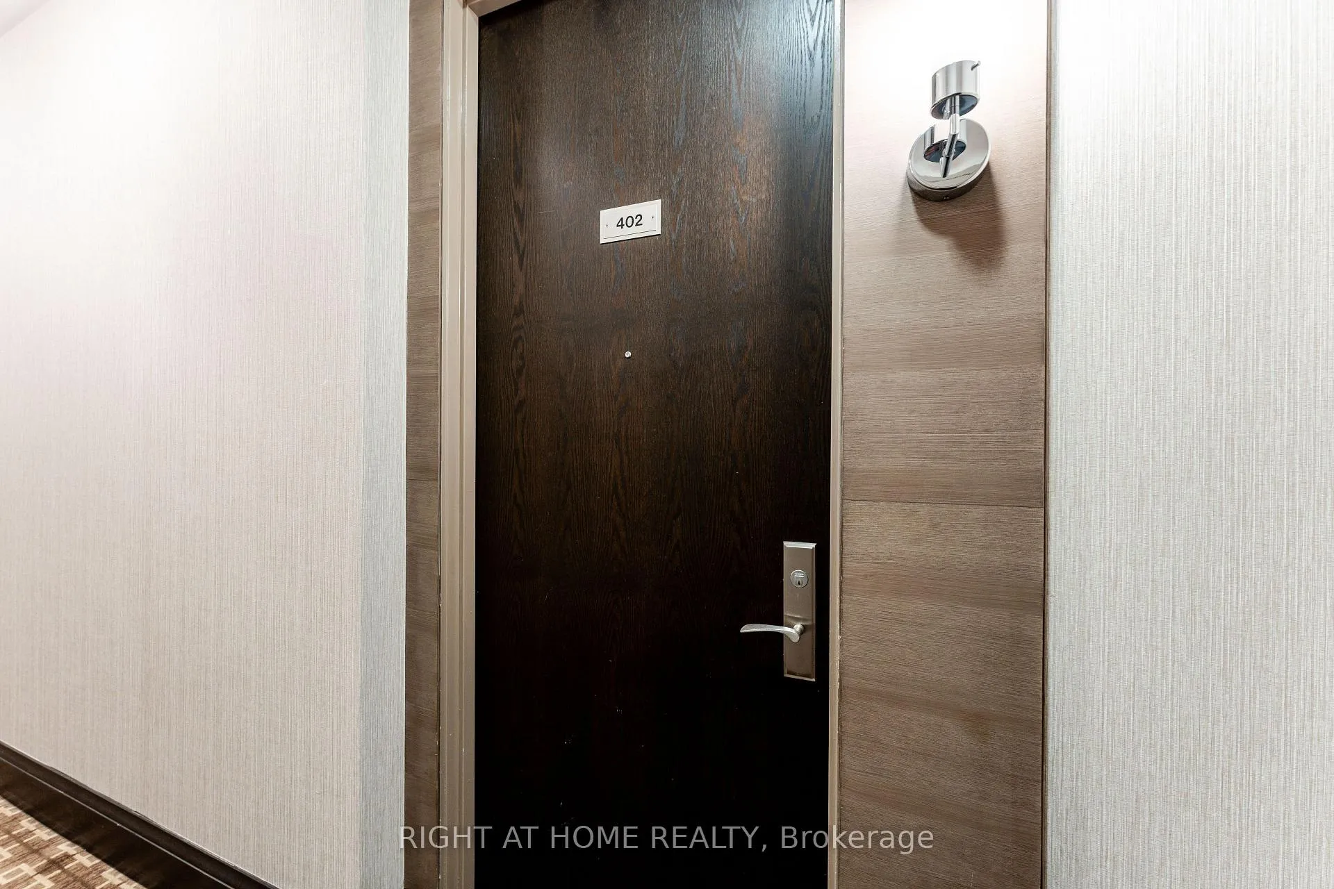 Photo 3 of Unit 402, 48 St Clair Avenue W, Toronto, Yonge-St. Clair — HOMEH