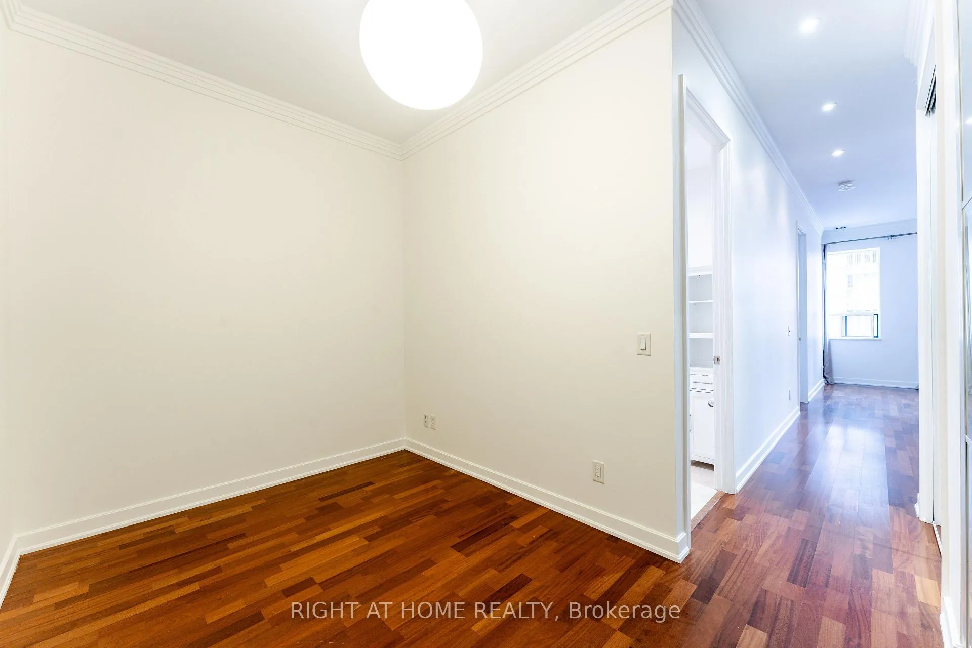 Photo 6 of Unit 402, 48 St Clair Avenue W, Toronto, Yonge-St. Clair — HOMEH