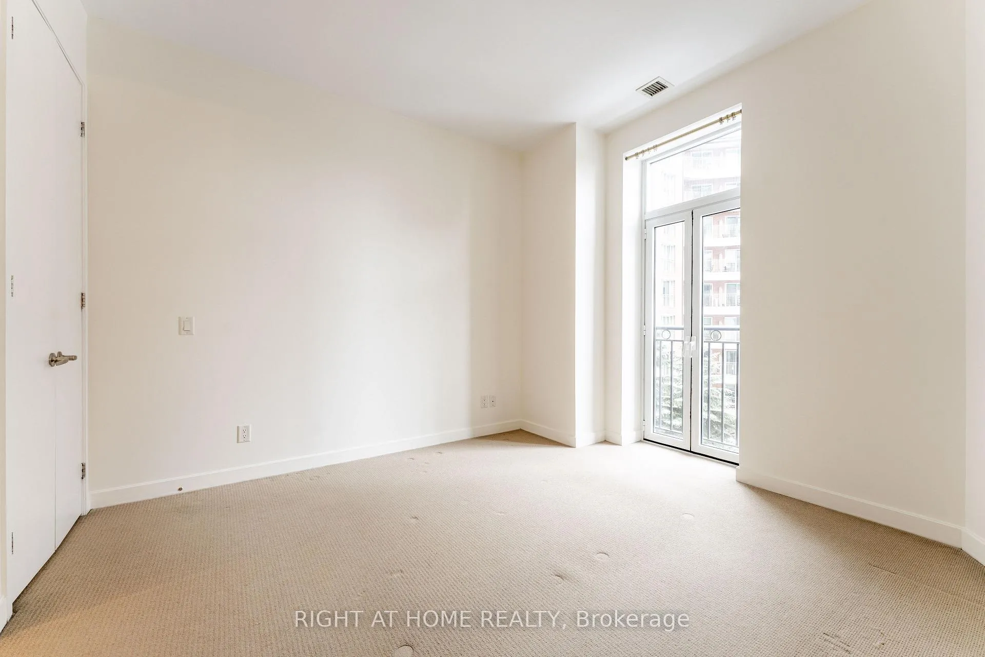 Photo 20 of Unit 402, 48 St Clair Avenue W, Toronto, Yonge-St. Clair — HOMEH