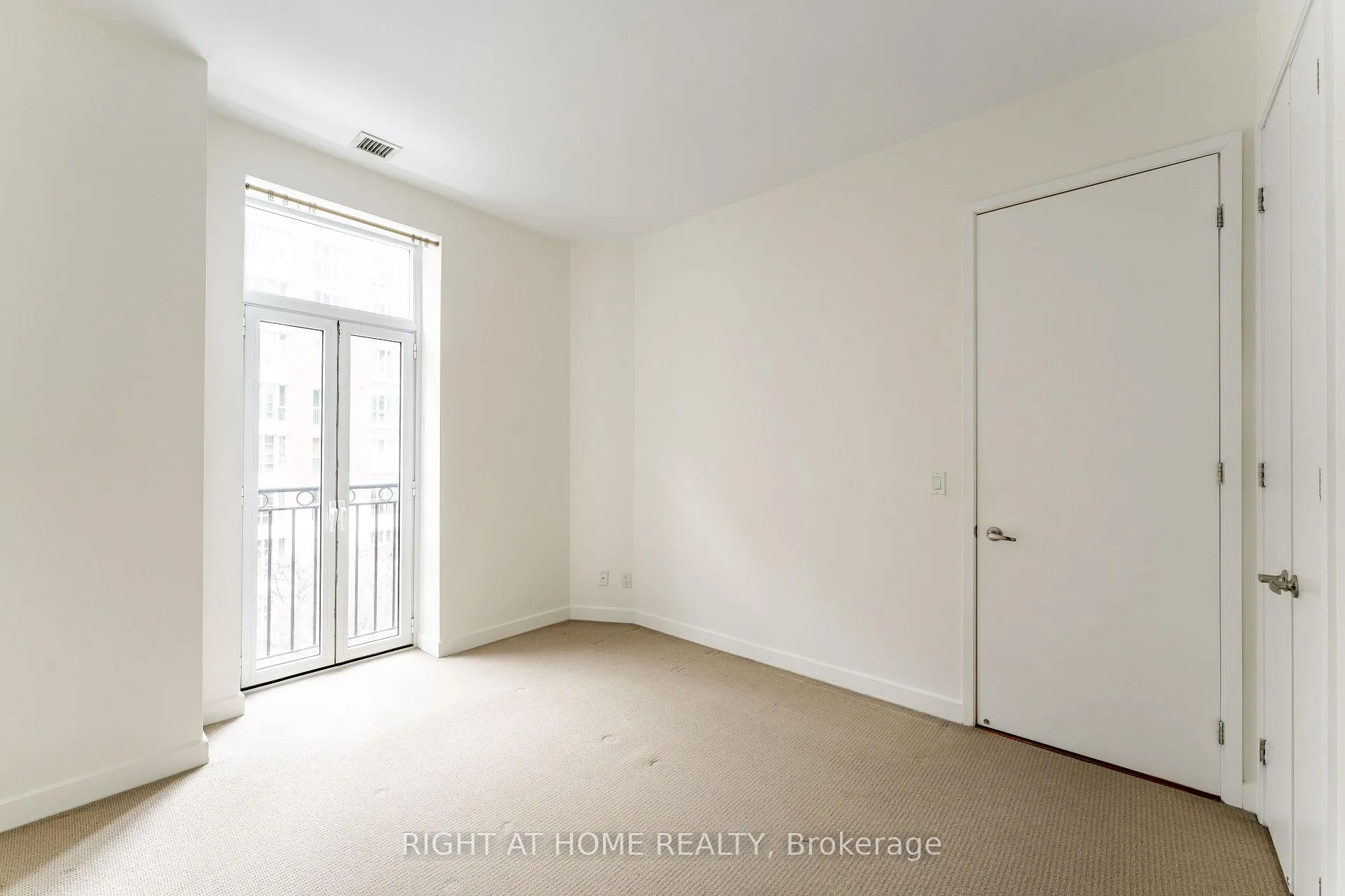 Photo 24 of Unit 402, 48 St Clair Avenue W, Toronto, Yonge-St. Clair — HOMEH