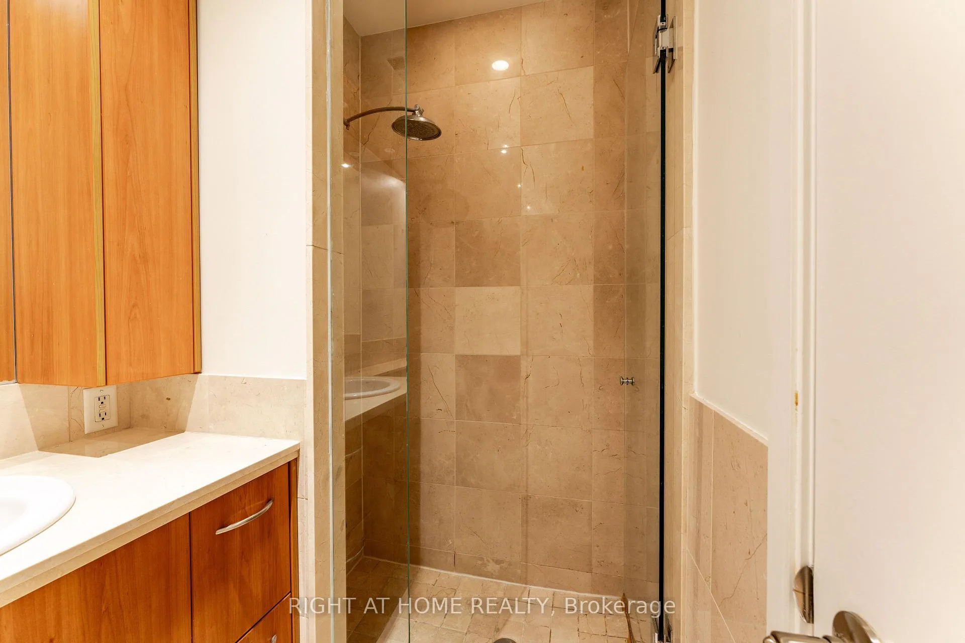 Photo 28 of Unit 402, 48 St Clair Avenue W, Toronto, Yonge-St. Clair — HOMEH