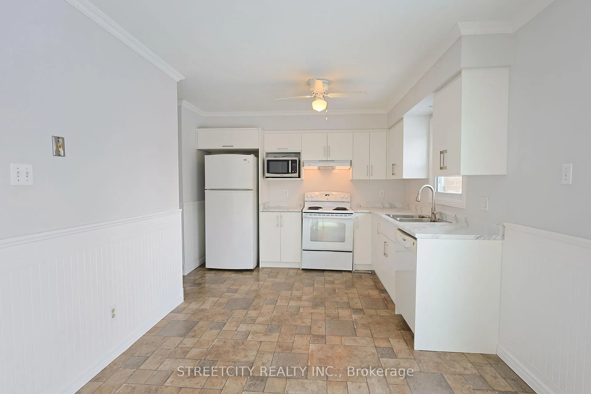 Photo 12 of 224 Martinet Avenue, London, East I — HOMEH