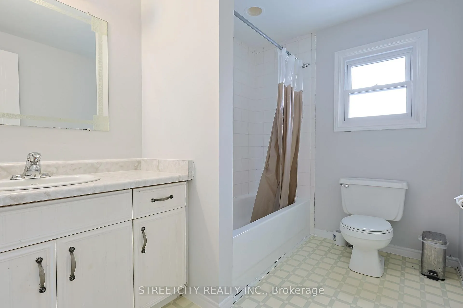 Photo 29 of 224 Martinet Avenue, London, East I — HOMEH