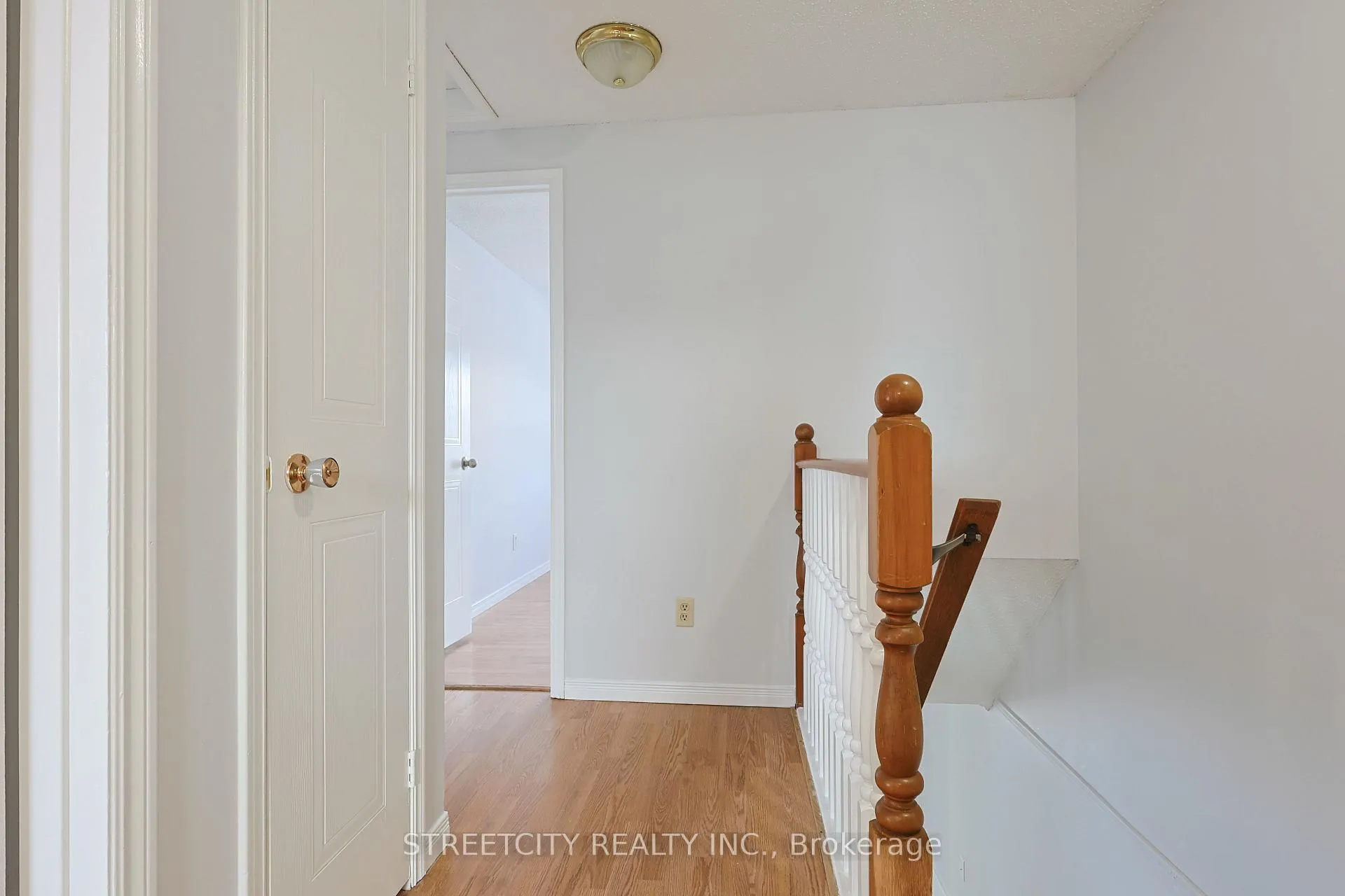 Photo 31 of 224 Martinet Avenue, London, East I — HOMEH
