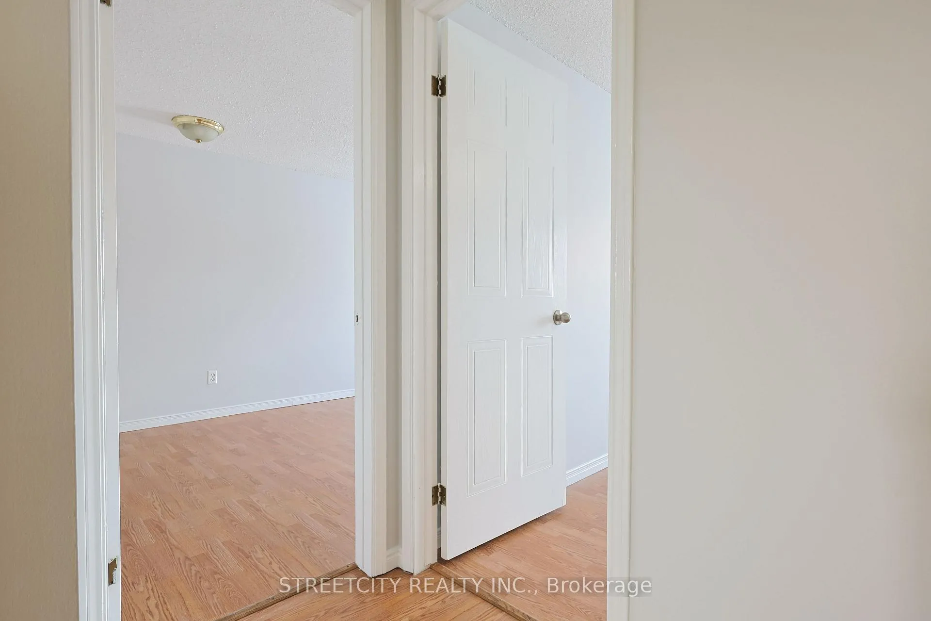 Photo 33 of 224 Martinet Avenue, London, East I — HOMEH