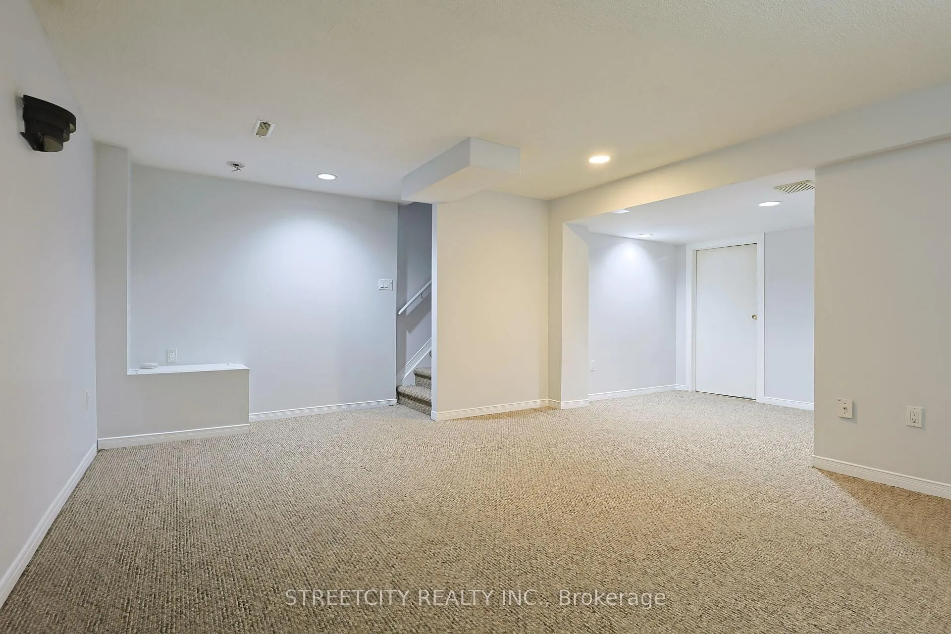 Photo 36 of 224 Martinet Avenue, London, East I — HOMEH