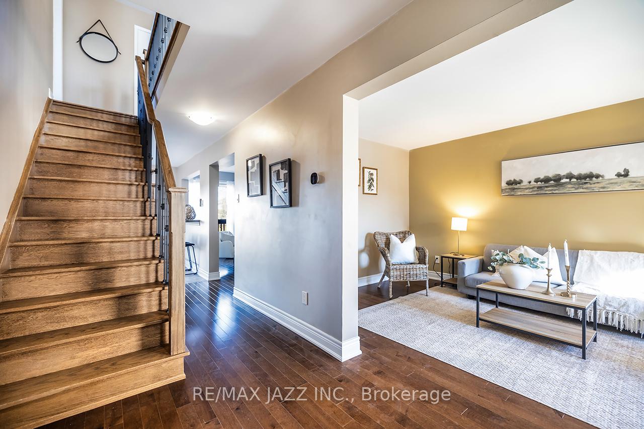 Photo 4 of 32 Parkins Drive, Ajax, Central — HOMEH