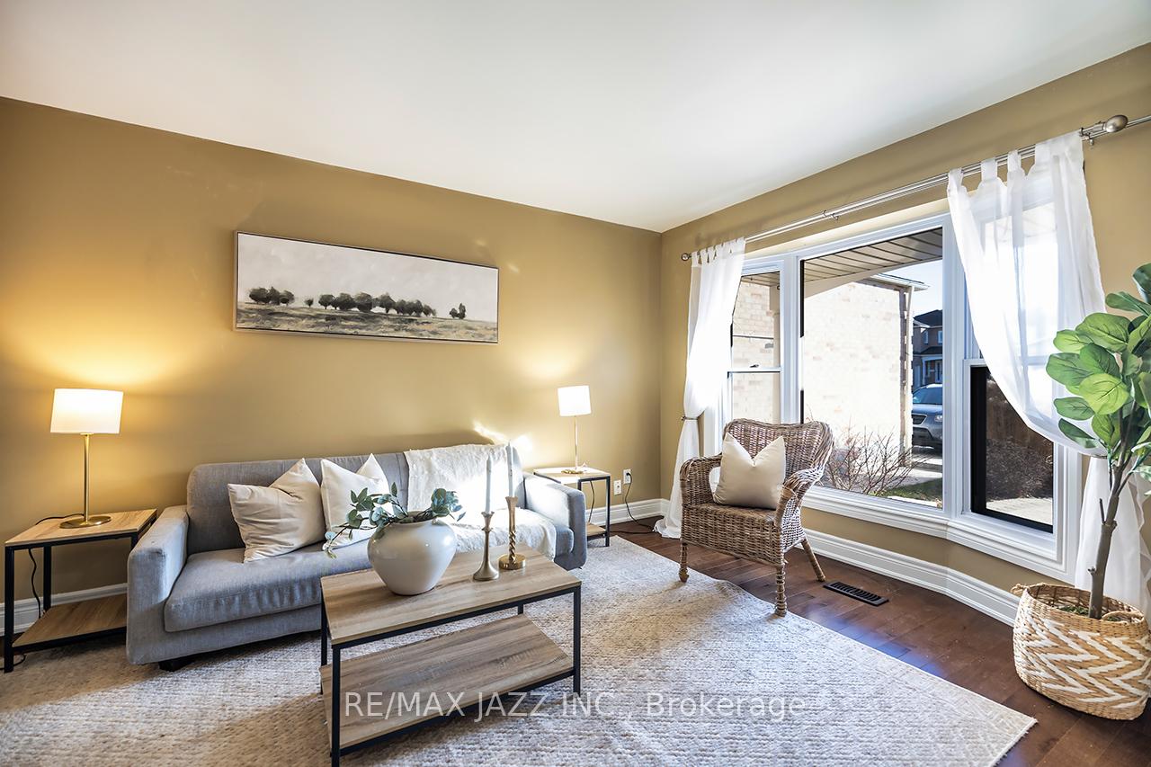 Photo 7 of 32 Parkins Drive, Ajax, Central — HOMEH
