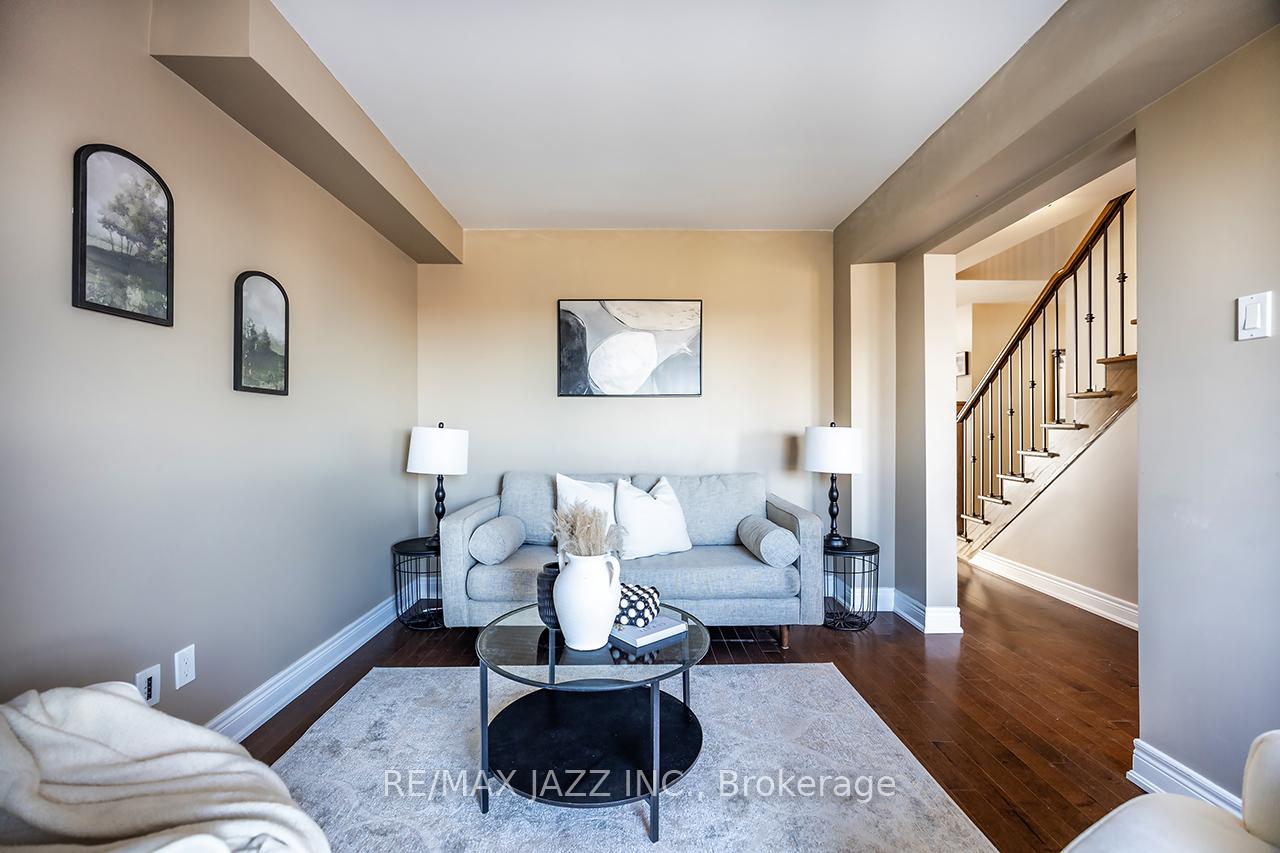 Photo 8 of 32 Parkins Drive, Ajax, Central — HOMEH