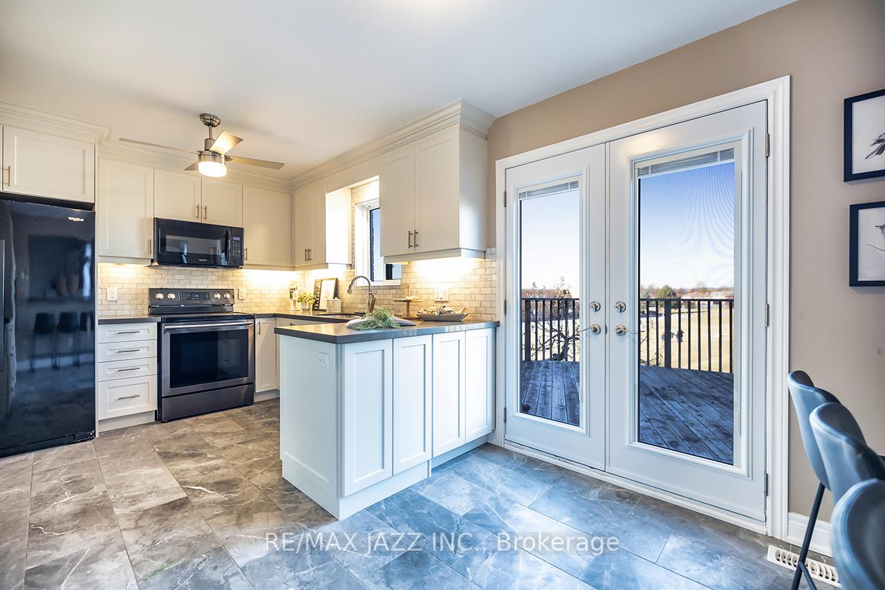 Photo 10 of 32 Parkins Drive, Ajax, Central — HOMEH