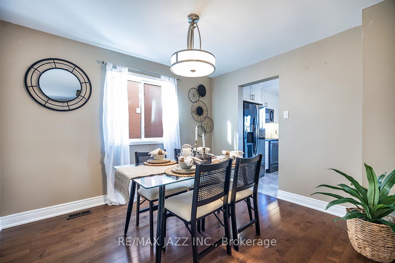 Photo 14 of 32 Parkins Drive, Ajax, Central — HOMEH
