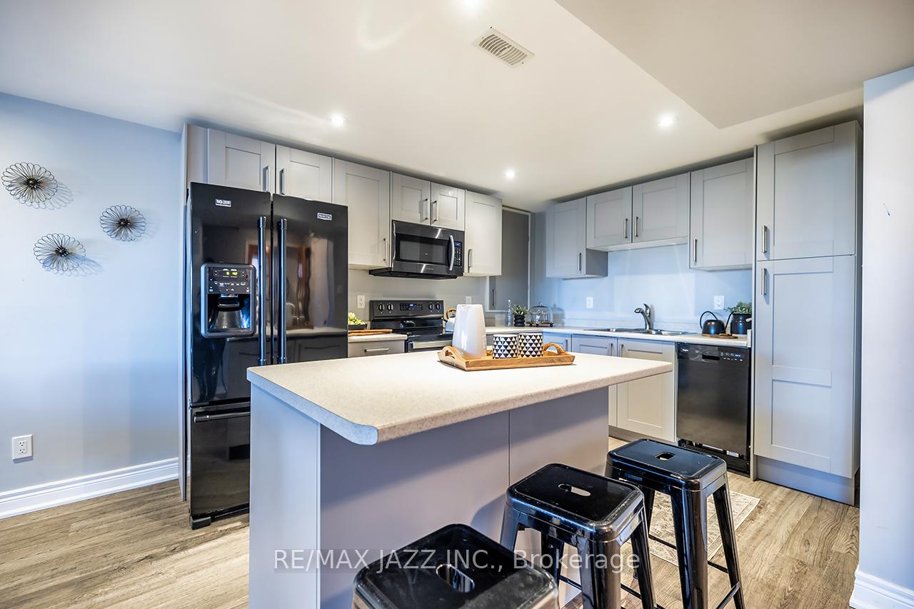 Photo 25 of 32 Parkins Drive, Ajax, Central — HOMEH