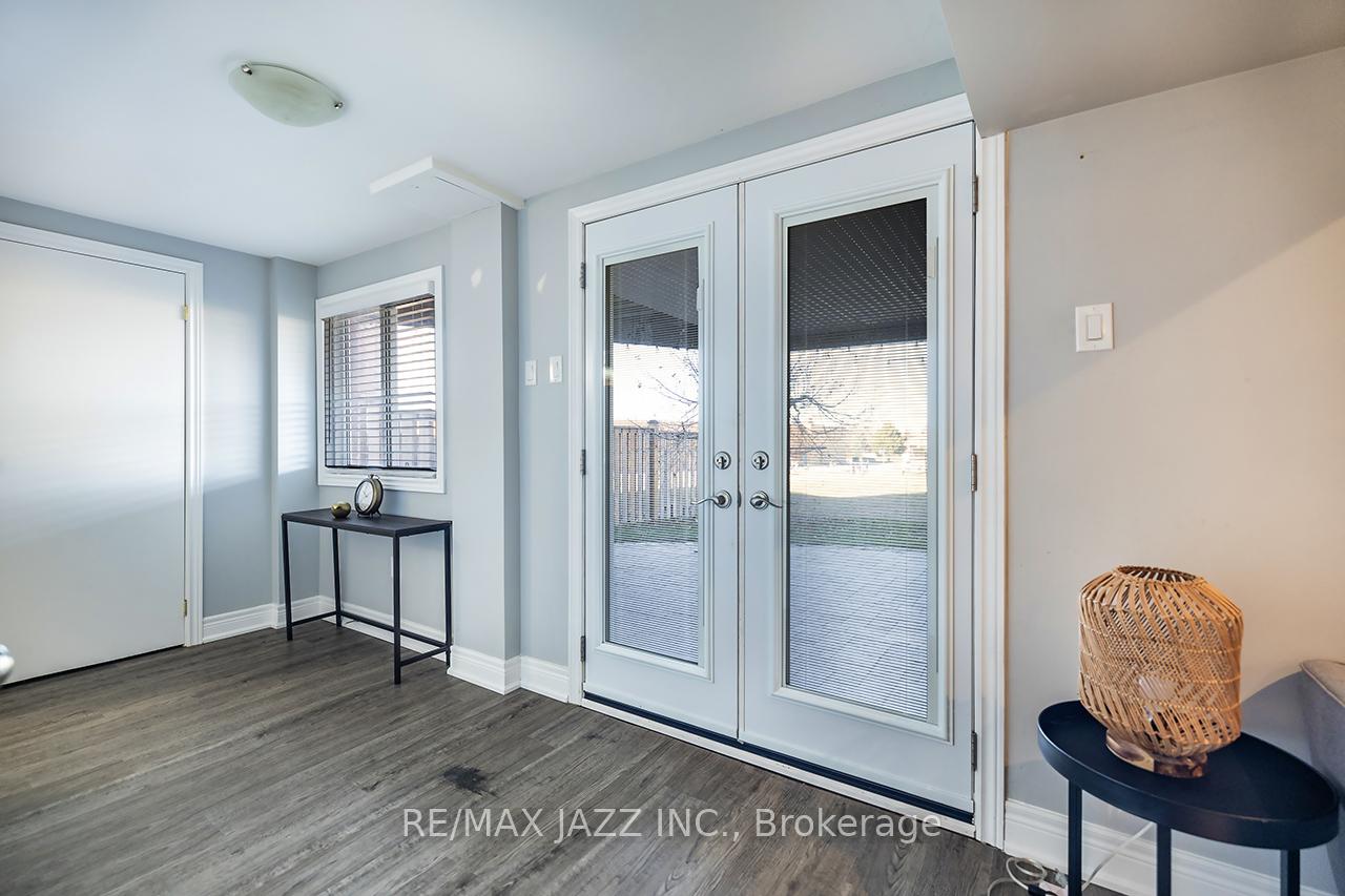 Photo 33 of 32 Parkins Drive, Ajax, Central — HOMEH