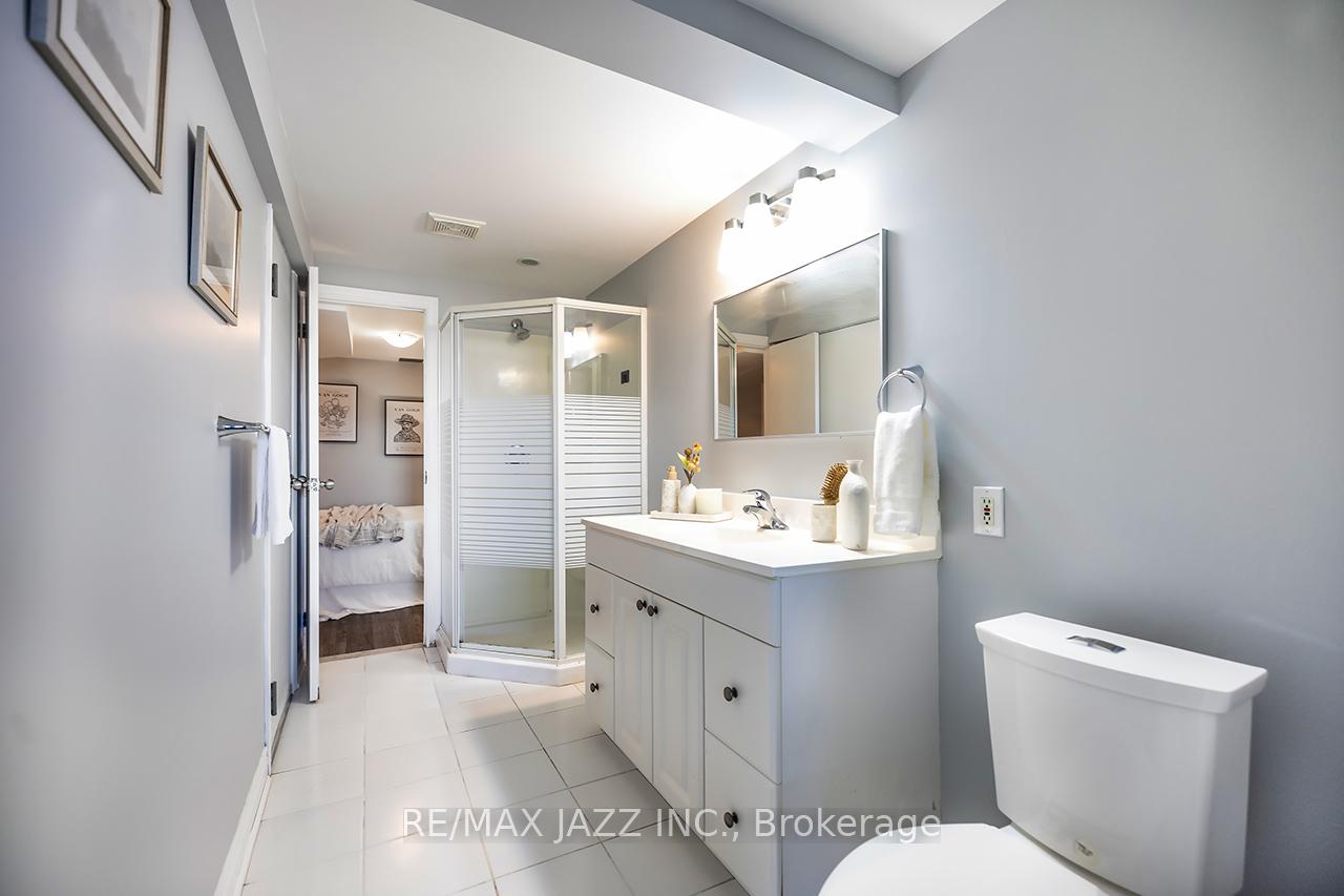 Photo 35 of 32 Parkins Drive, Ajax, Central — HOMEH