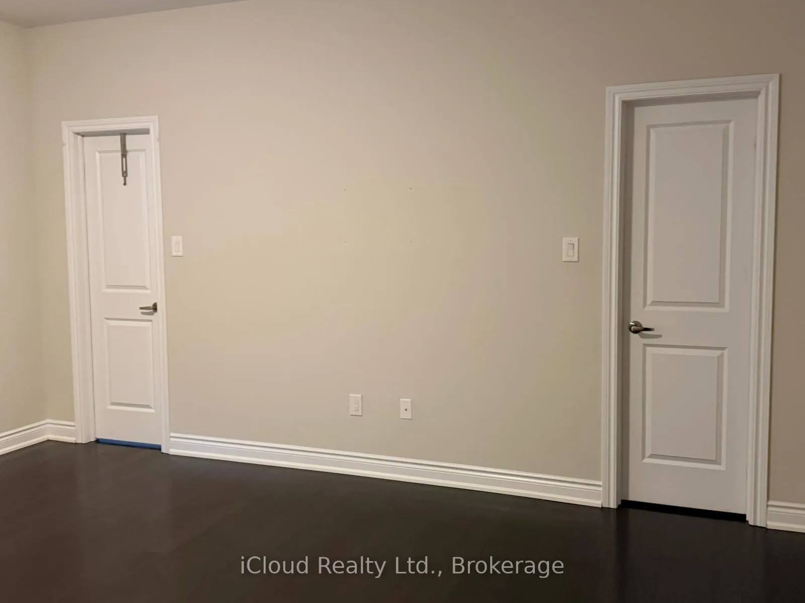 Photo 7 of Unit UPPER, 16 Provost Trail, Brampton, Bram West — HOMEH
