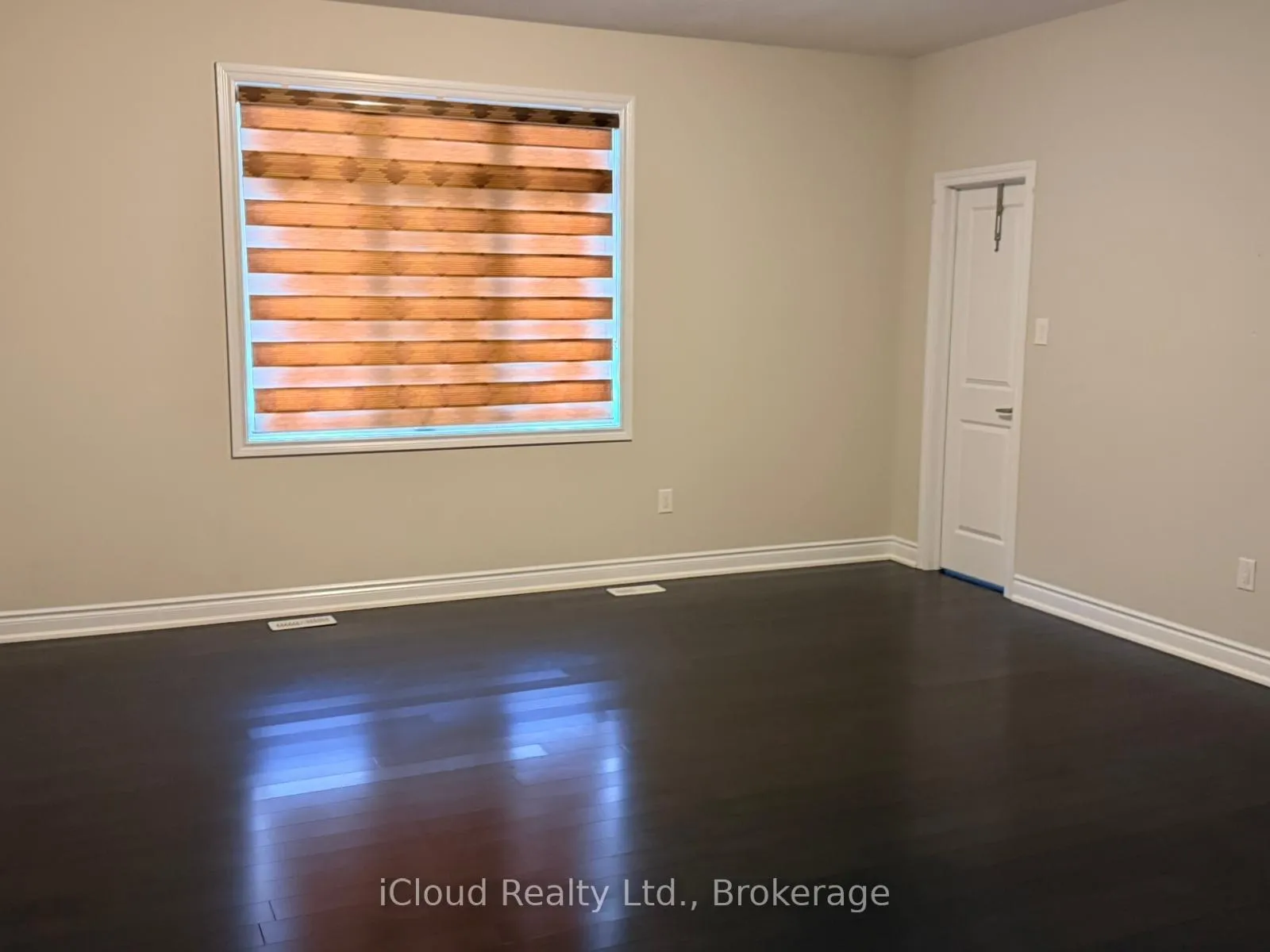 Photo 16 of Unit UPPER, 16 Provost Trail, Brampton, Bram West — HOMEH