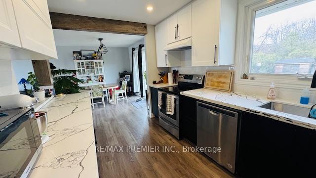 Photo 6 of 581 Laural Drive, Burlington, Shoreacres — HOMEH