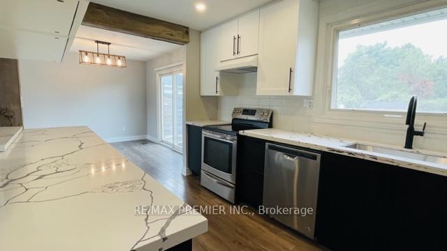 Photo 7 of 581 Laural Drive, Burlington, Shoreacres — HOMEH