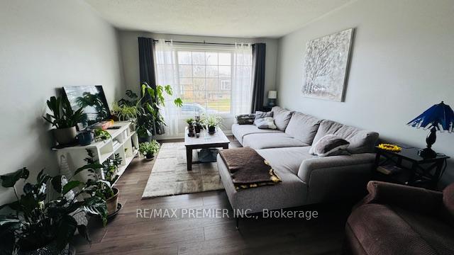 Photo 11 of 581 Laural Drive, Burlington, Shoreacres — HOMEH