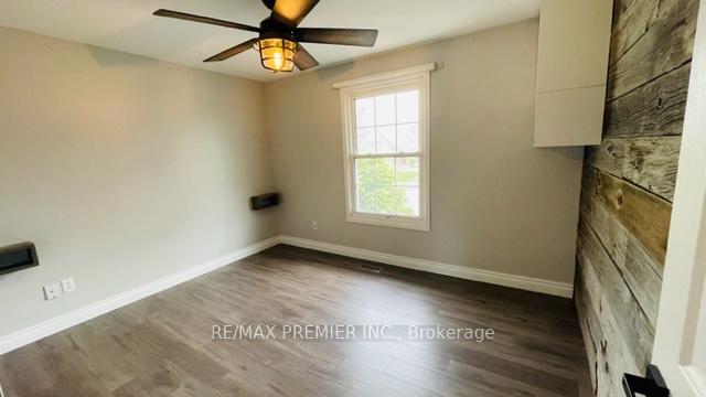Photo 17 of 581 Laural Drive, Burlington, Shoreacres — HOMEH