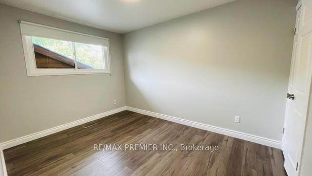 Photo 20 of 581 Laural Drive, Burlington, Shoreacres — HOMEH