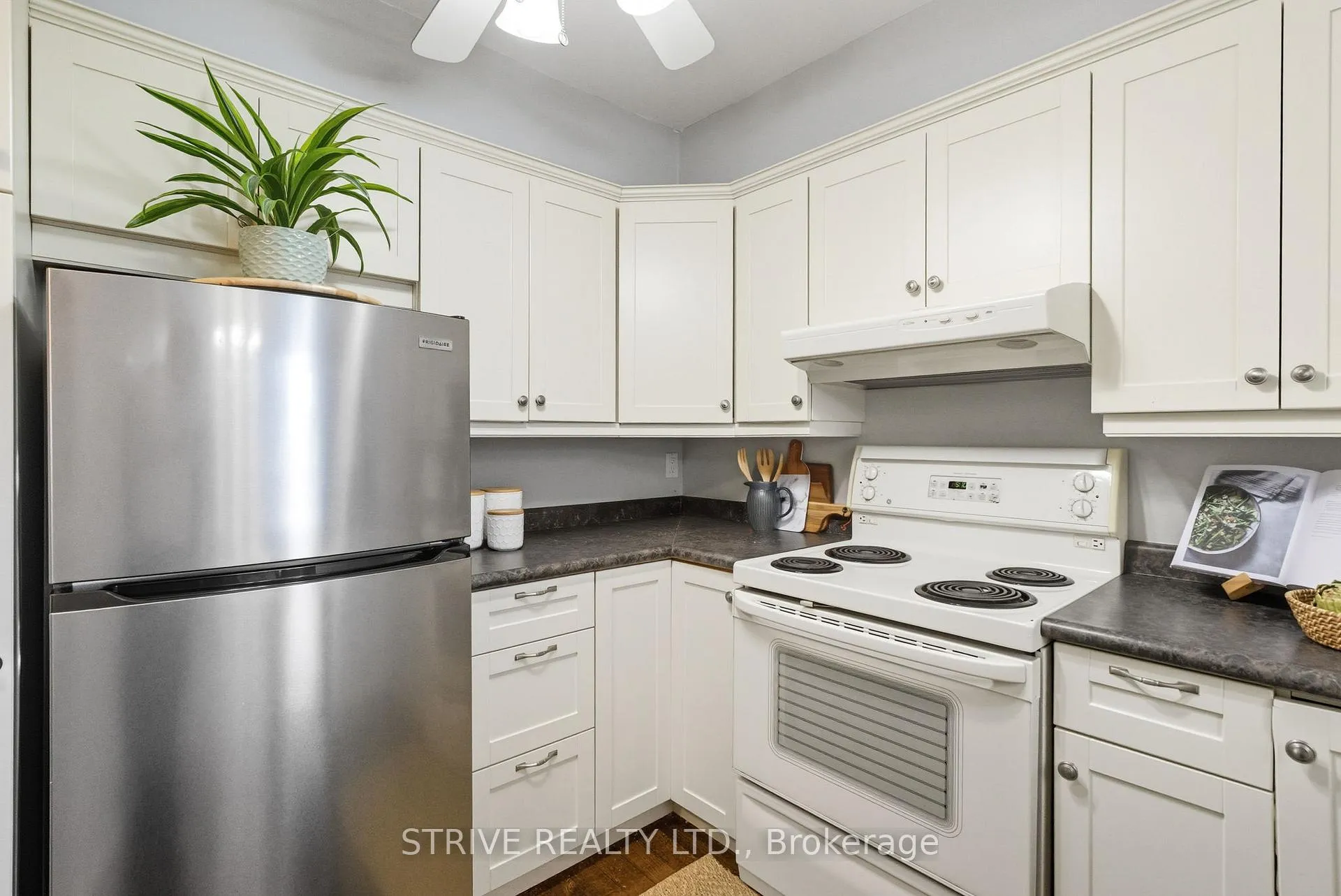 Photo 19 of 66 Park Lane Circle, Clarington, Bowmanville — HOMEH