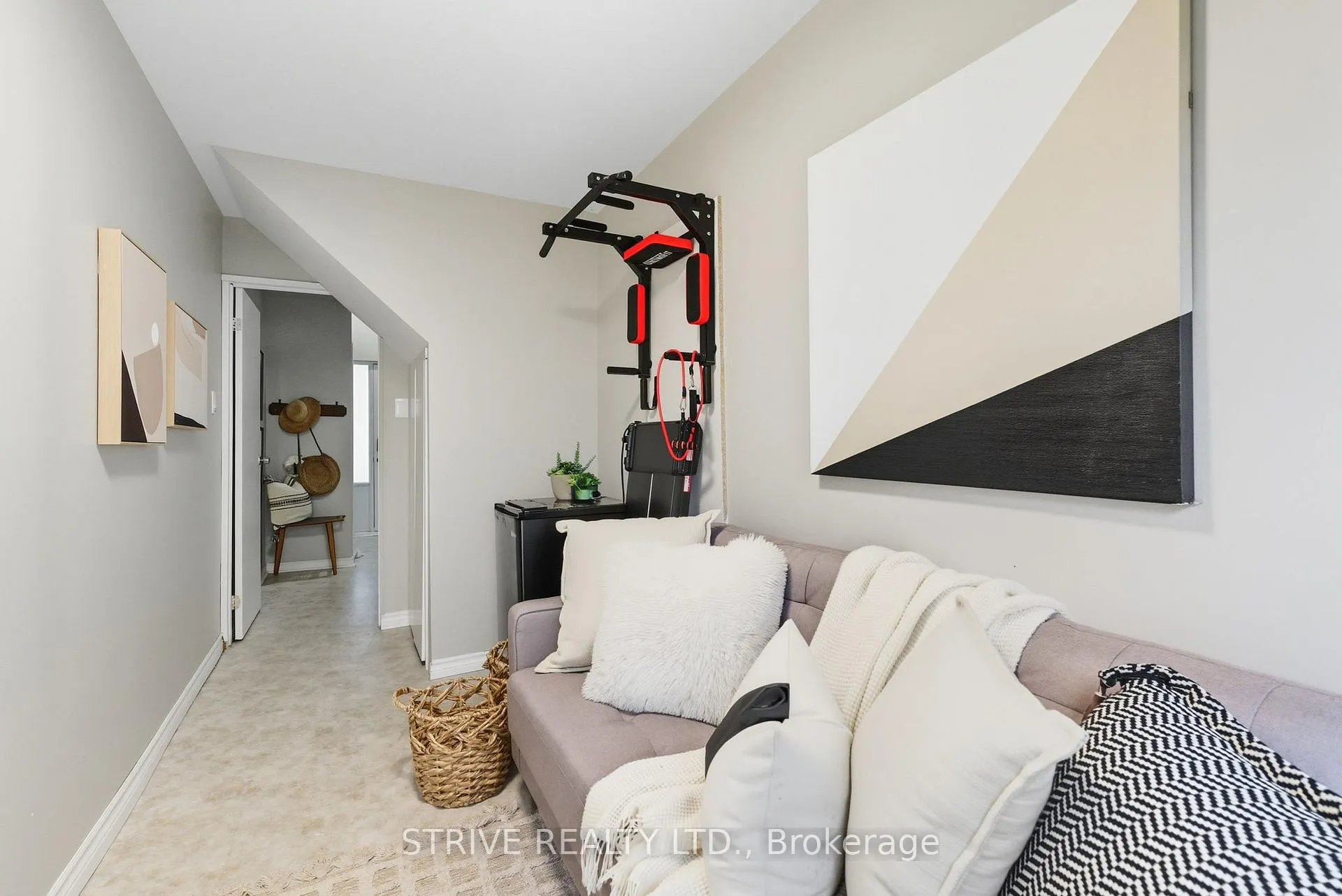 Photo 42 of 66 Park Lane Circle, Clarington, Bowmanville — HOMEH