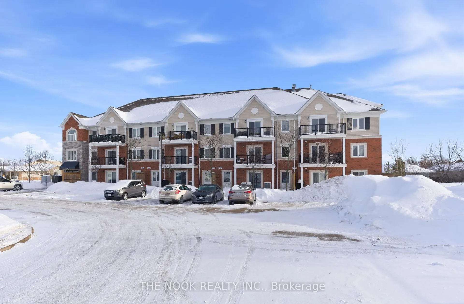 Photo 2 of Unit 301, 910 Wentworth Street, Peterborough, Otonabee Ward 1 — HOMEH