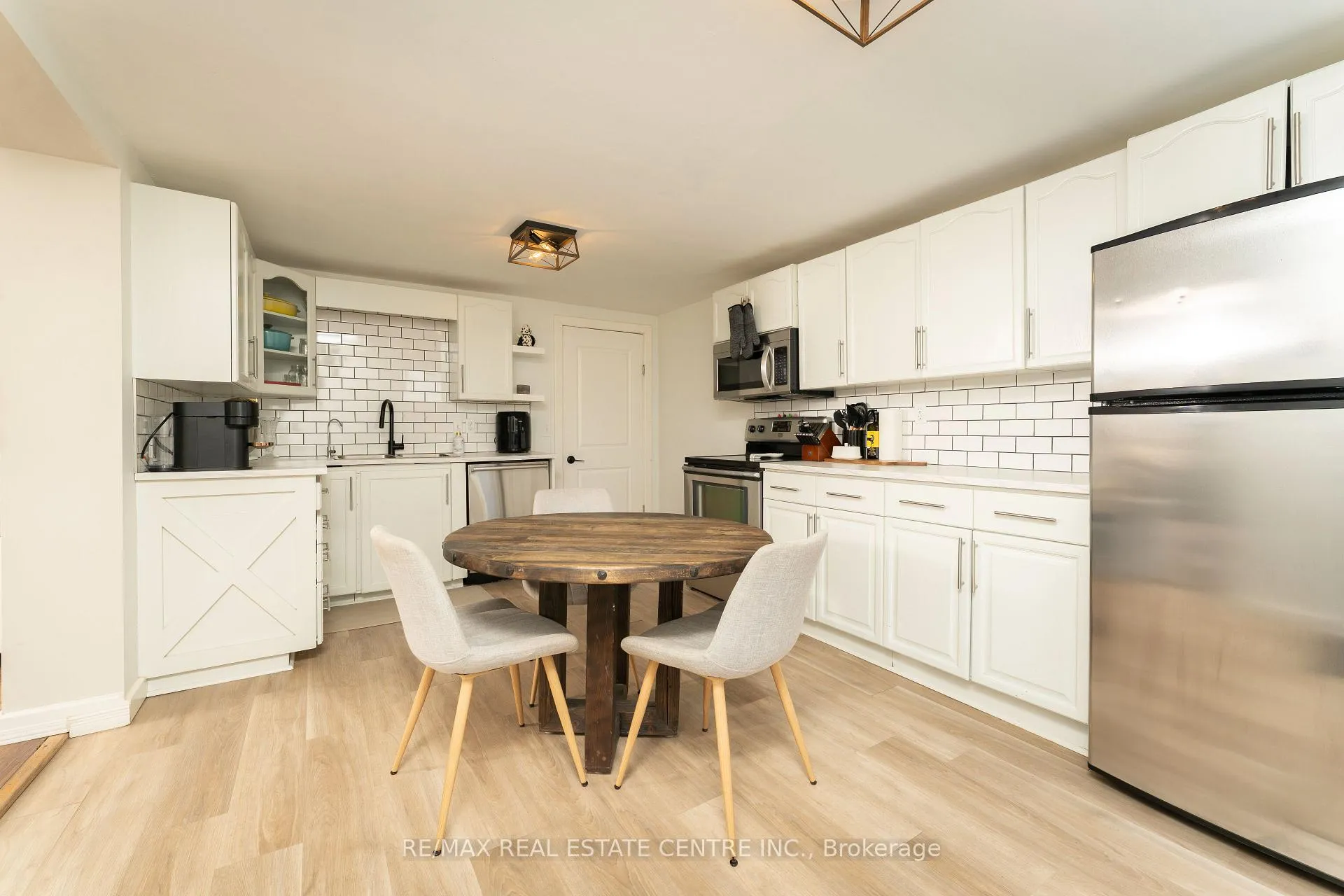 Photo 2 of 125 James Street S, Shelburne — HOMEH