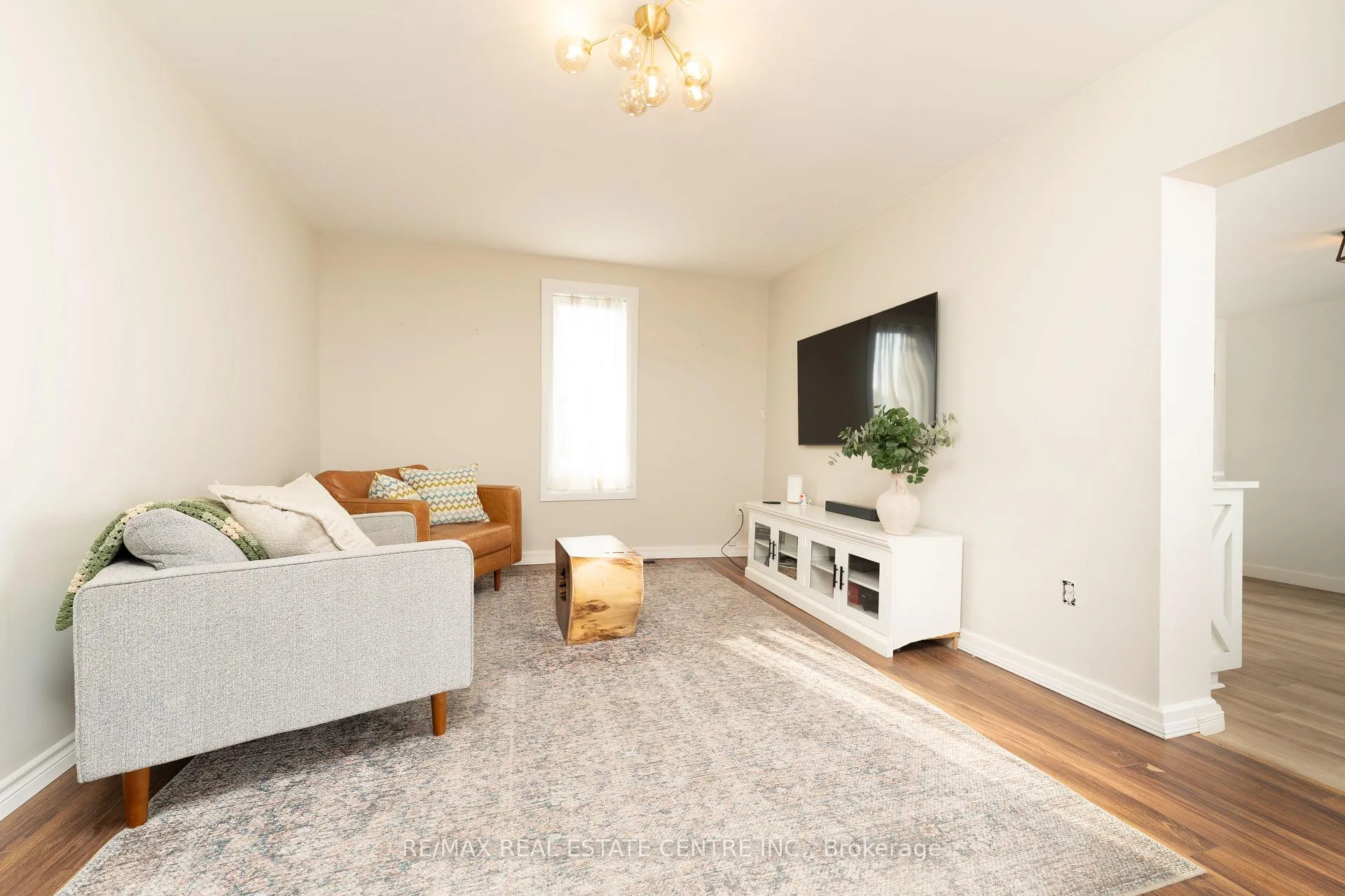 Photo 4 of 125 James Street S, Shelburne — HOMEH