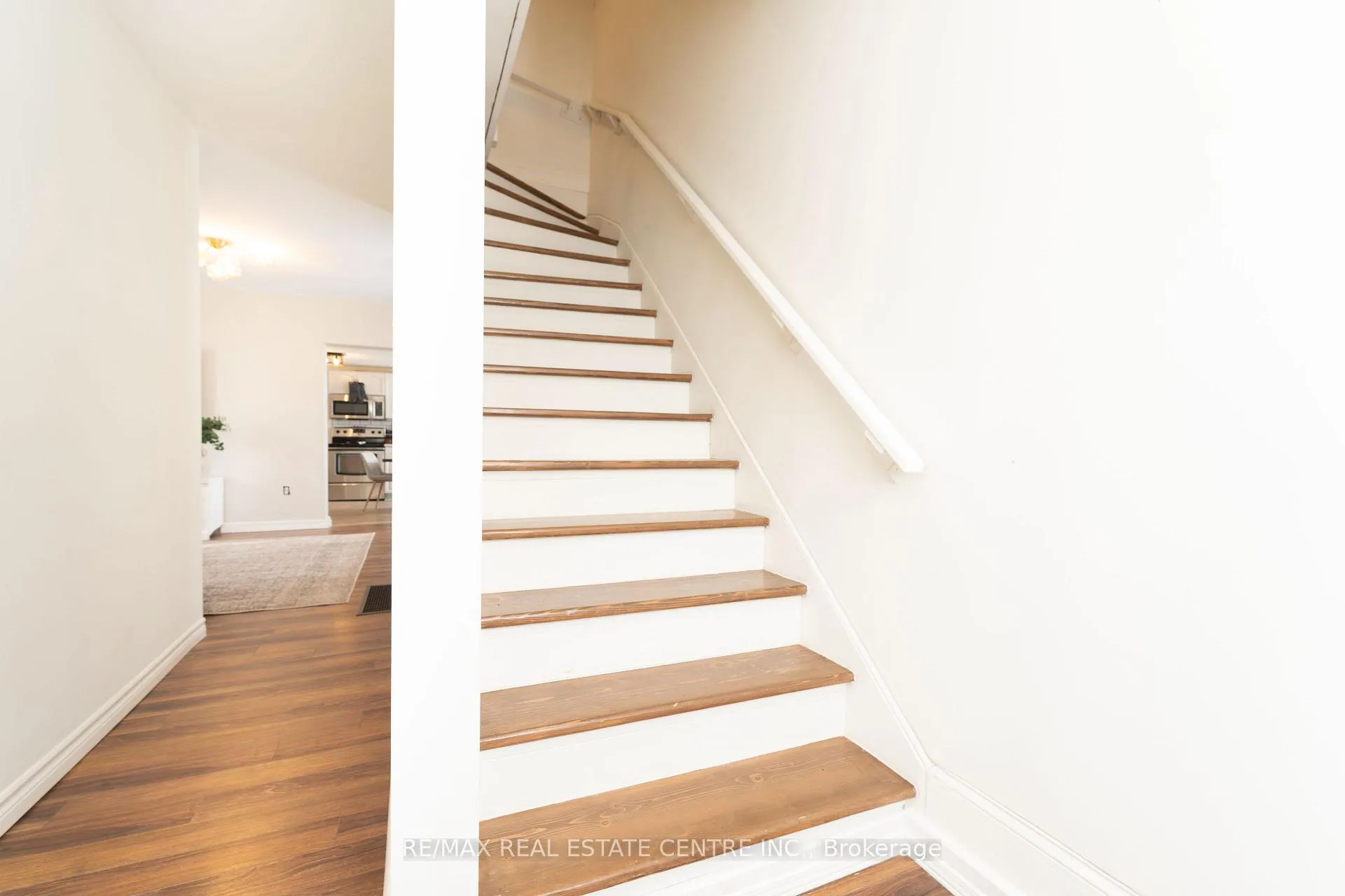 Photo 12 of 125 James Street S, Shelburne — HOMEH